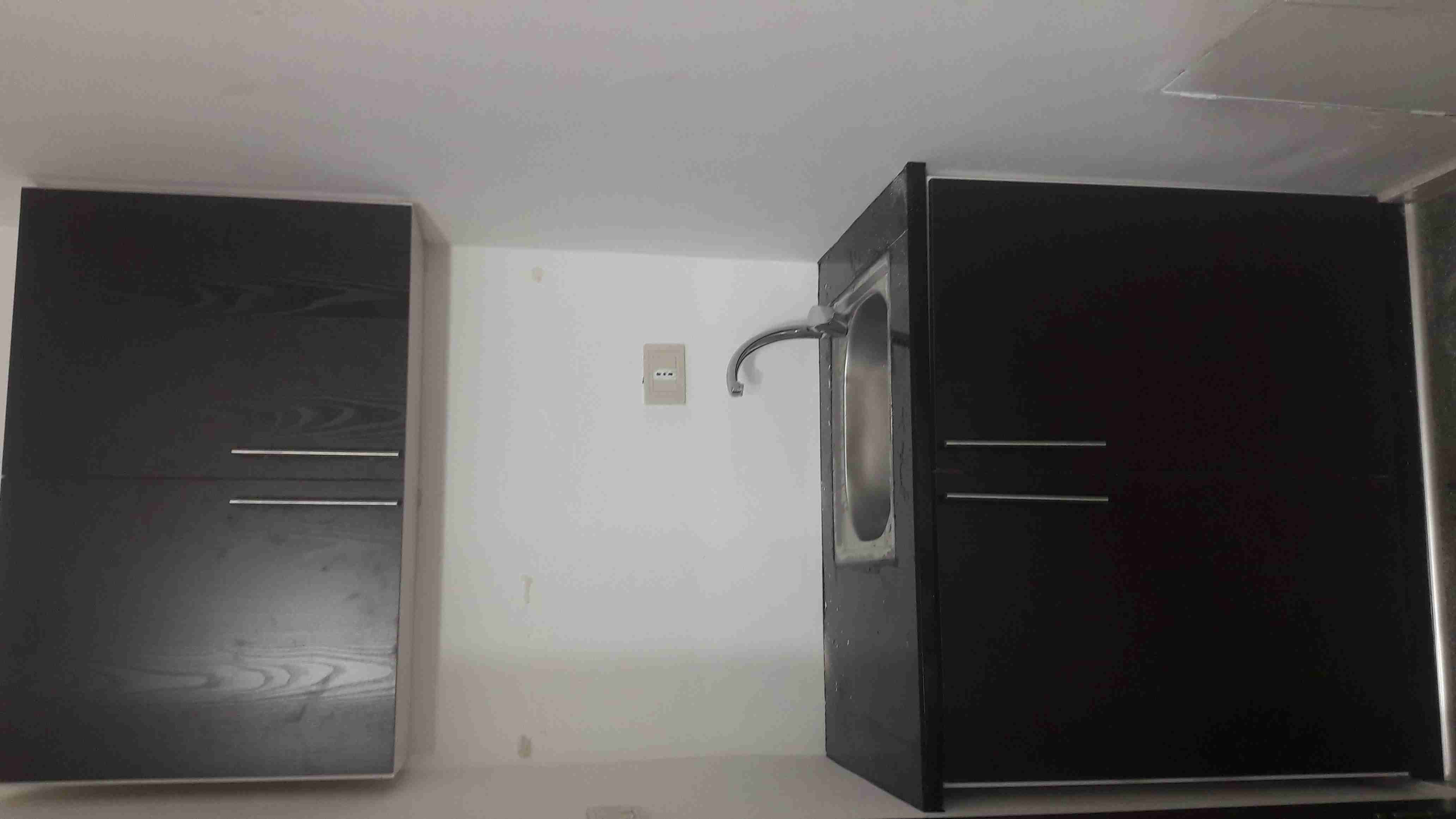 استديو في الجامعة الأردنية خلف الماكدنلز.
لا تنسَ أنك شاهدت هذا الإعلان في عنكبوت
استديو مفرو...