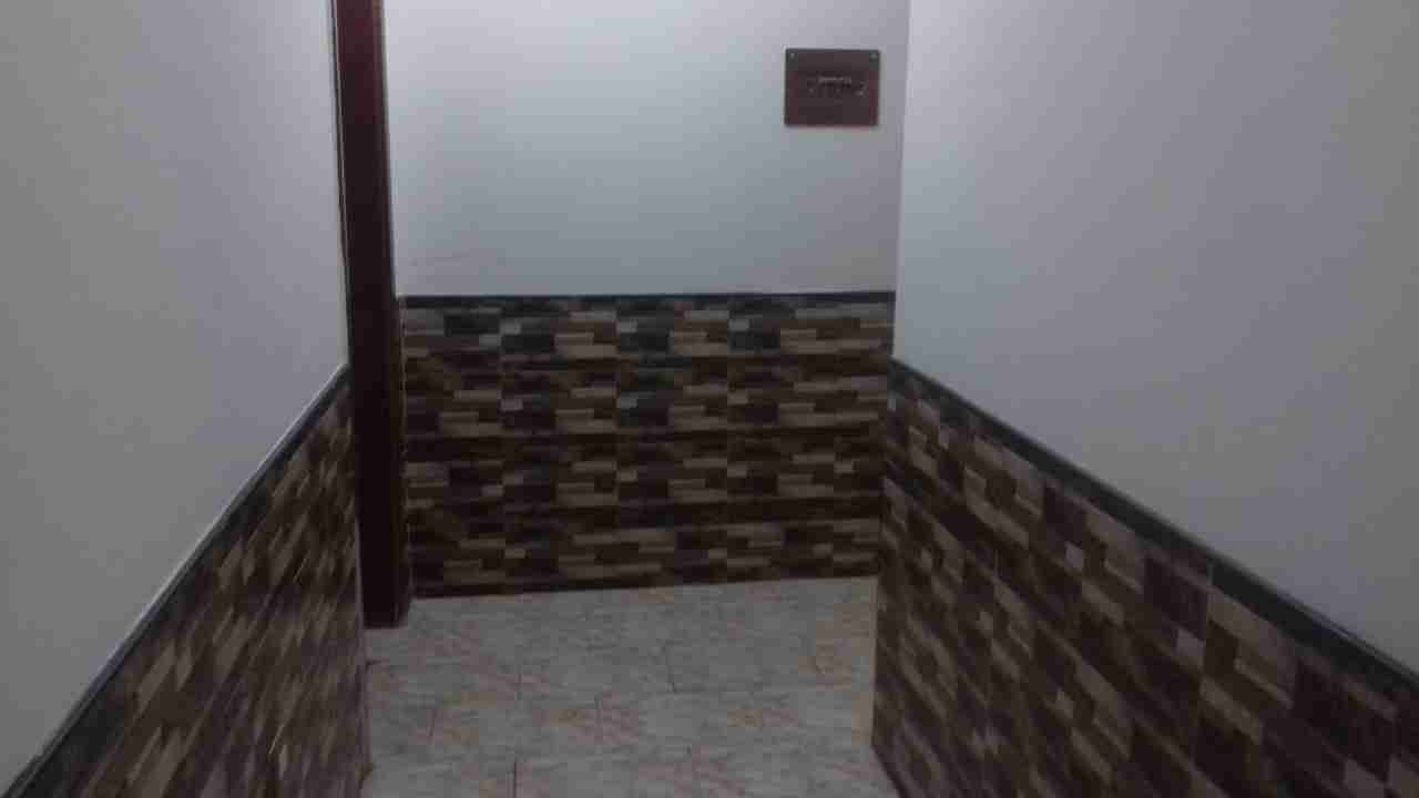 -شقة فارغة للايجار.
-الجندويل قرب أسواق السلام) business park) .
-المساحة : 122                                            


	 				لا تنسَ أنك شاهدت هذا الإعلان في عنكبوت...