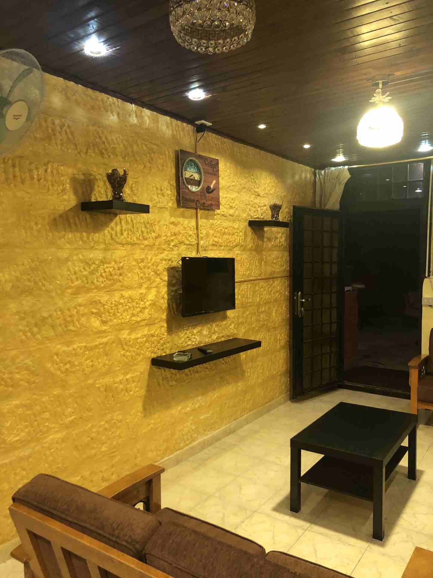 استوديو شارع الجامعة مقابل فندق روجينا
لا تنسَ أنك شاهدت هذا الإعلان في عنكبوت
استوديو مع ترس جمي...