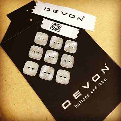 أقمشة ماركة ديفون الفاخرة صيفية 2019
لا تنسَ أنك شاهدت هذا الإعلان في عنكبوت
هي علامة تجارية مسجل...