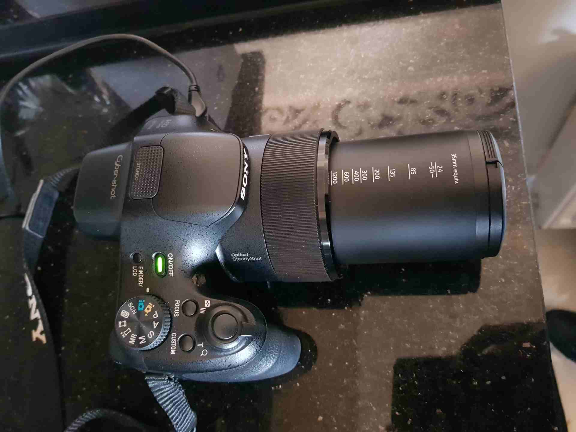 SONY DSC-HX300 50X OPTICAL ZOOM with original Sony BAG                                            


	 				لا تنسَ أنك شاهدت هذا الإعلان في عنكبوت            
	 				
                            ال...