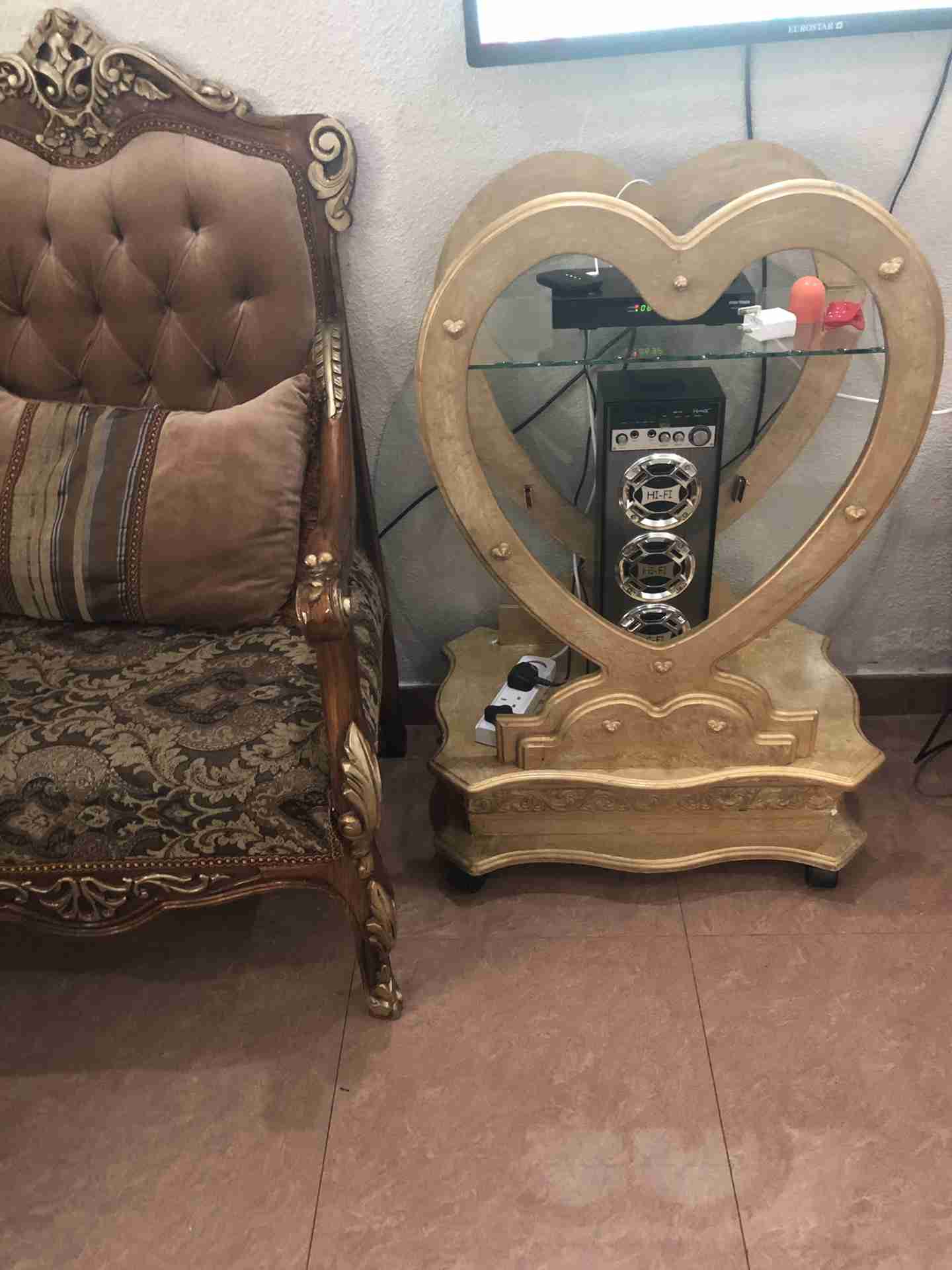 مجلس تركي
لا تنسَ أنك شاهدت هذا الإعلان في عنكبوت
كتاب مكون من خمس قطع وطاولات2
للأمانة يحتاج...