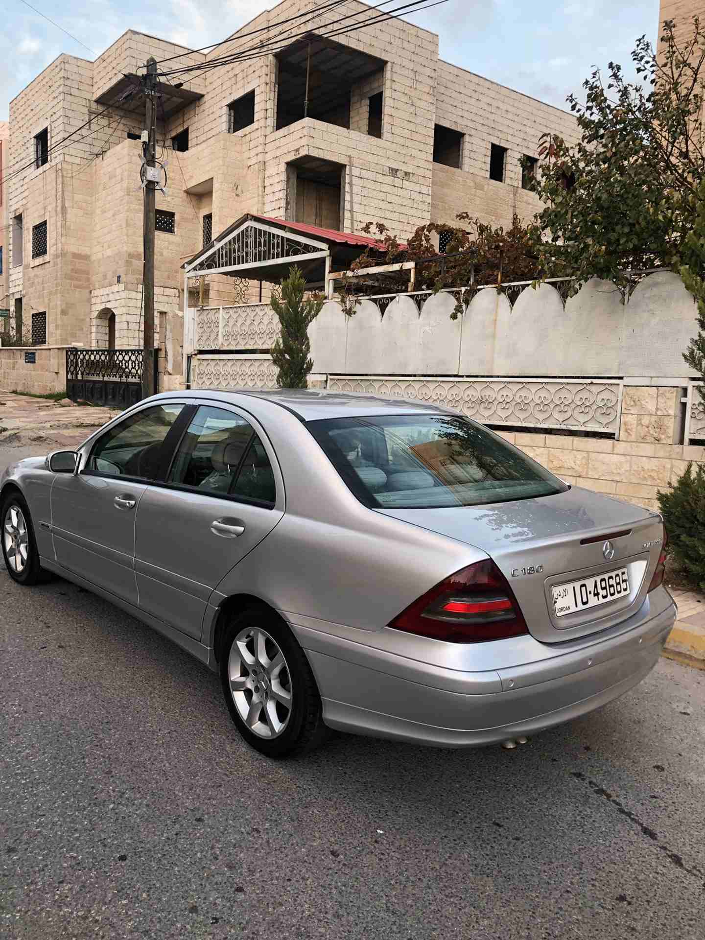 مرسيدس C180 كومبرسير 2005 فل اتوماتيك فحص كامل 7 جيد بحالة الوكالة
لا تنسَ أنك شاهدت هذا الإعلان في عنكبوت...