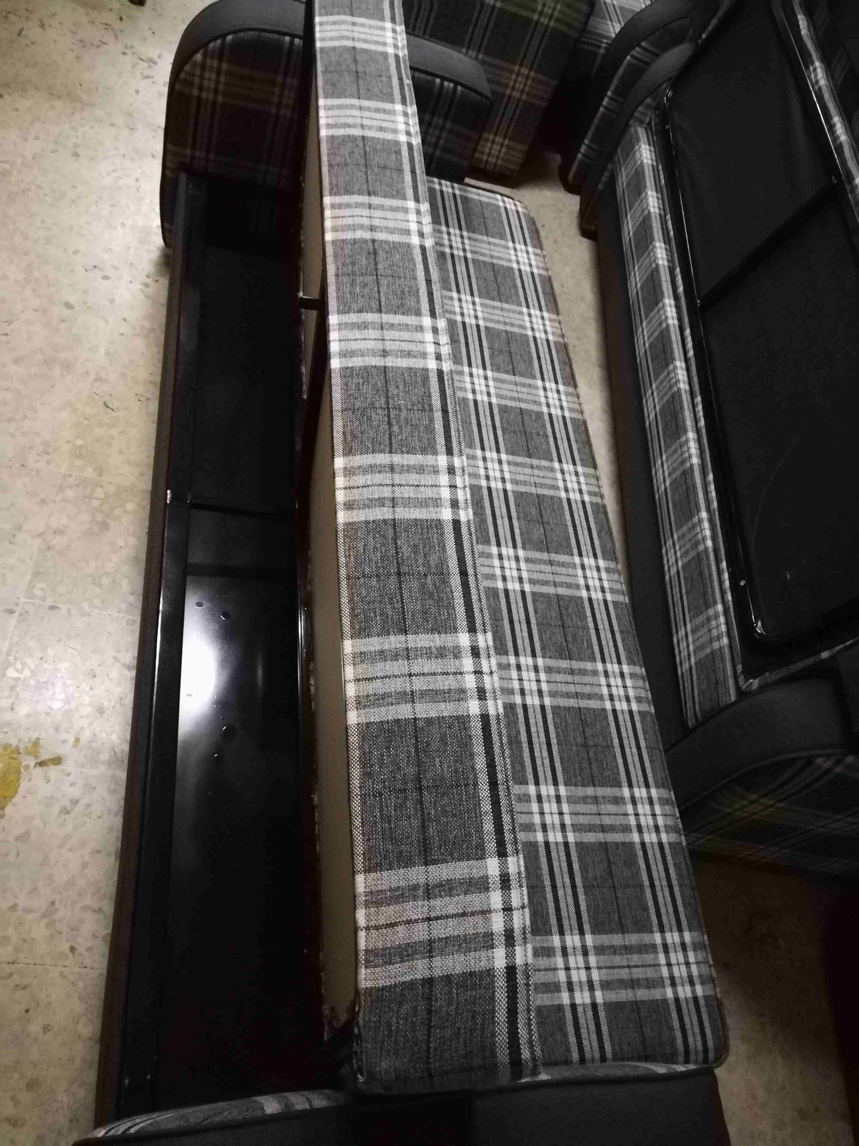 صوفات ( سجلونات )                                            


	 				لا تنسَ أنك شاهدت هذا الإعلان في عنكبوت            
	 				
                            صوفات ( سجلونات ) جديدة تصبح تخت وصندوق...