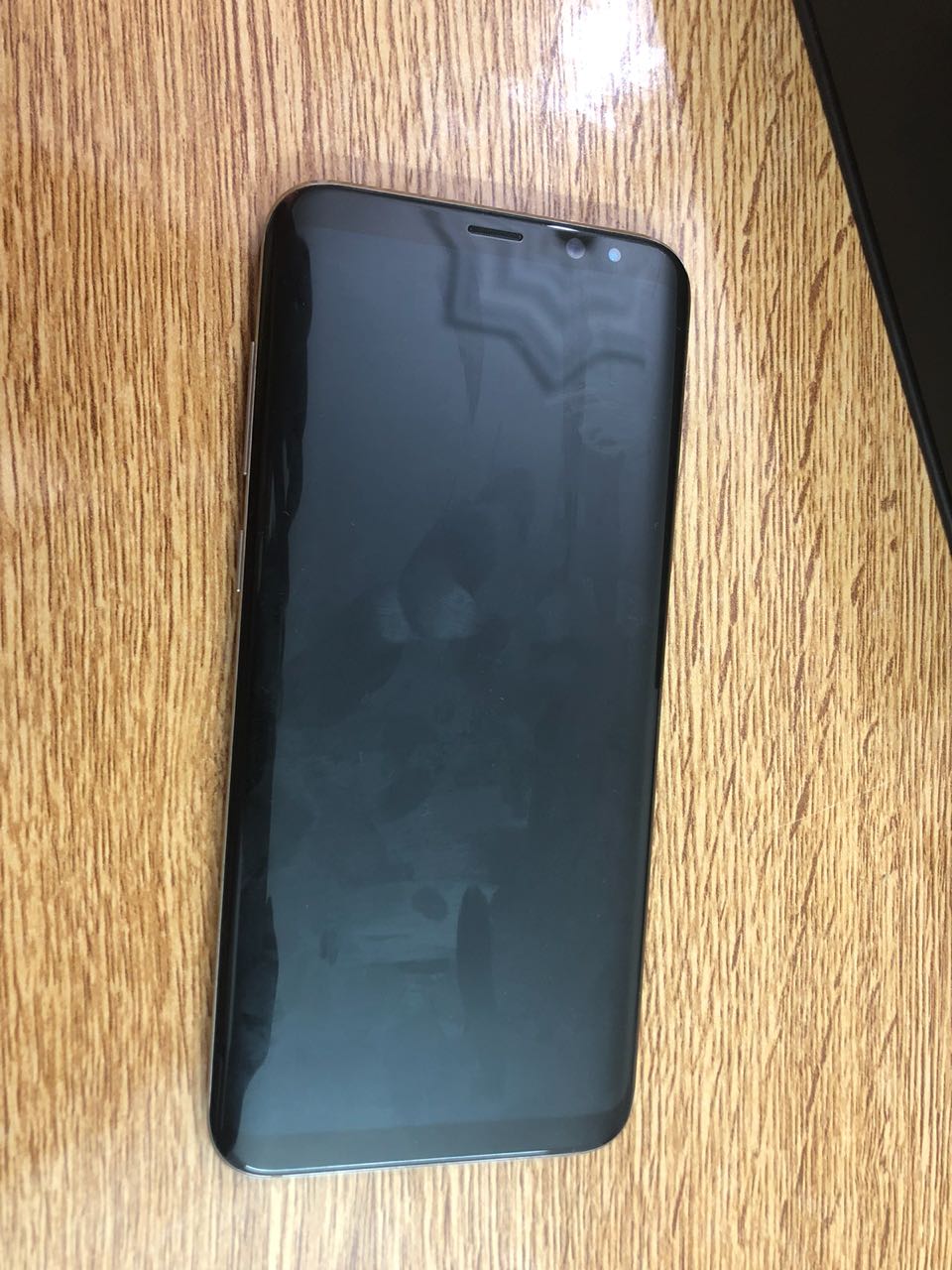 Samsung s8 plus dual sim
لا تنسَ أنك شاهدت هذا الإعلان في عنكبوت
اس 8 بلاس خطين مش خط لون غول...