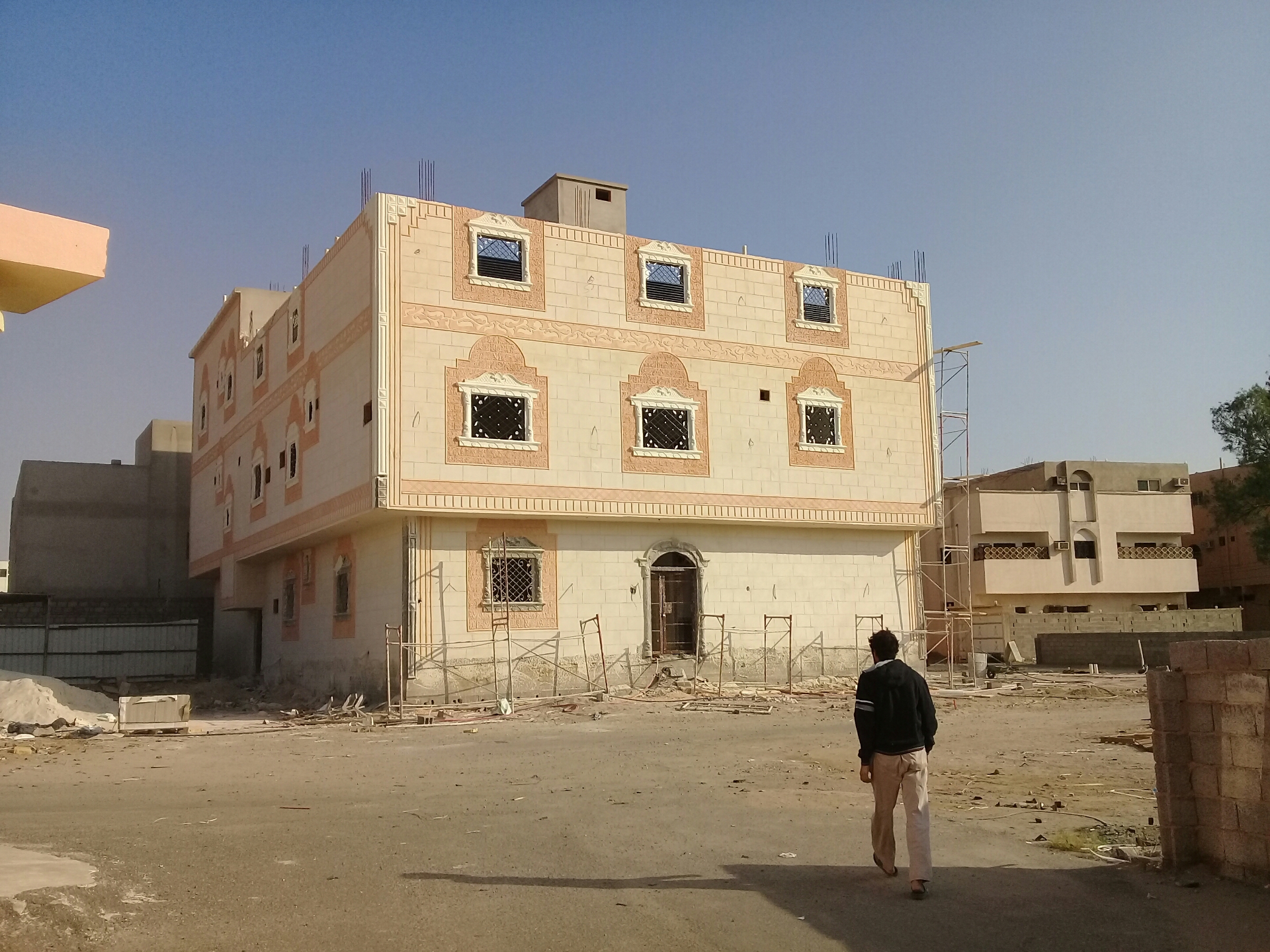معلم تلييس وكسر رخام
لا تنسَ أنك شاهدت هذا الإعلان في عنكبوت
معلم تلييس وخسر رخام شغل مظمون و...