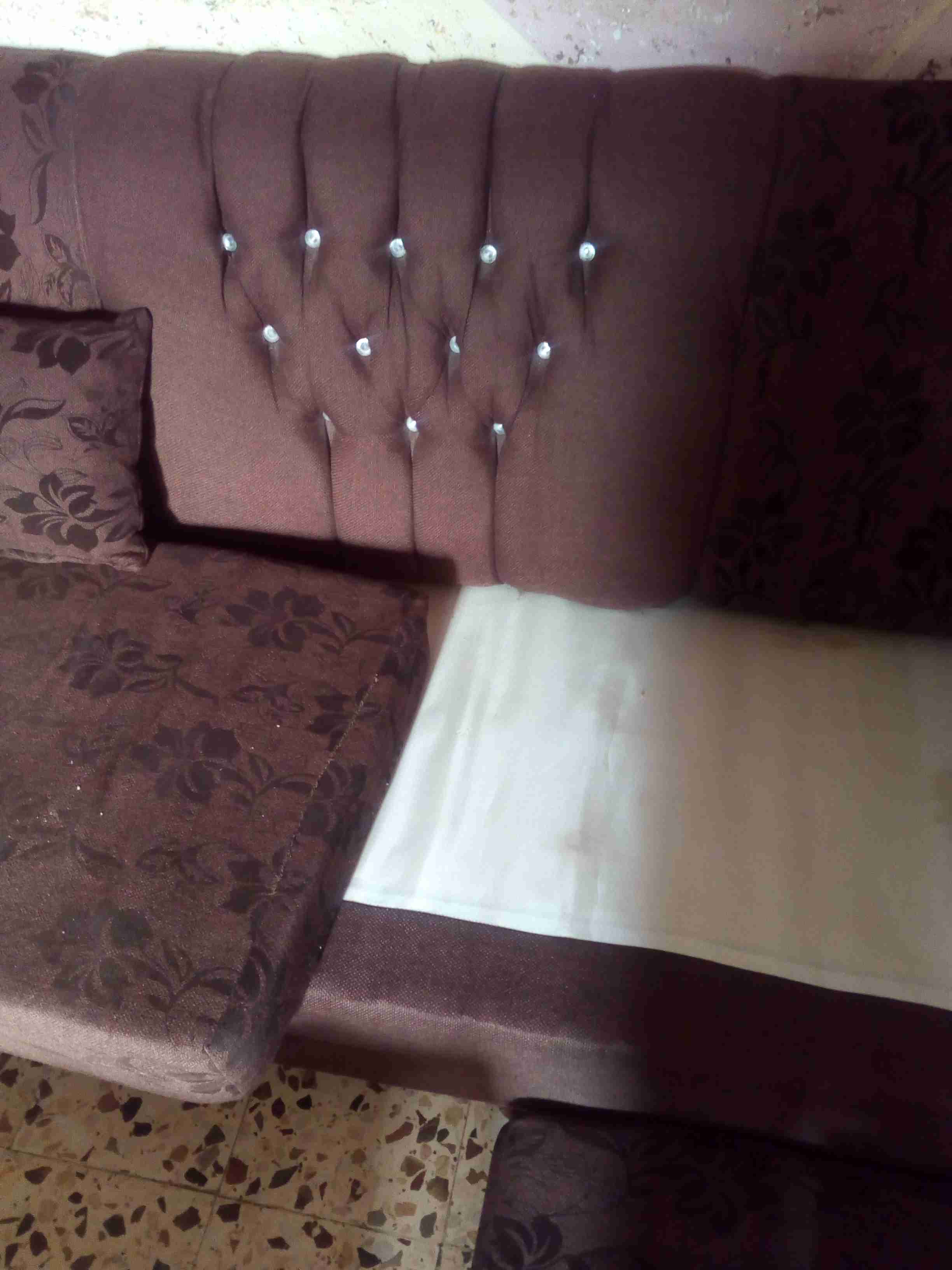 كنب 9مقاعد مستعمل خفيف
لا تنسَ أنك شاهدت هذا الإعلان في عنكبوت
بني...