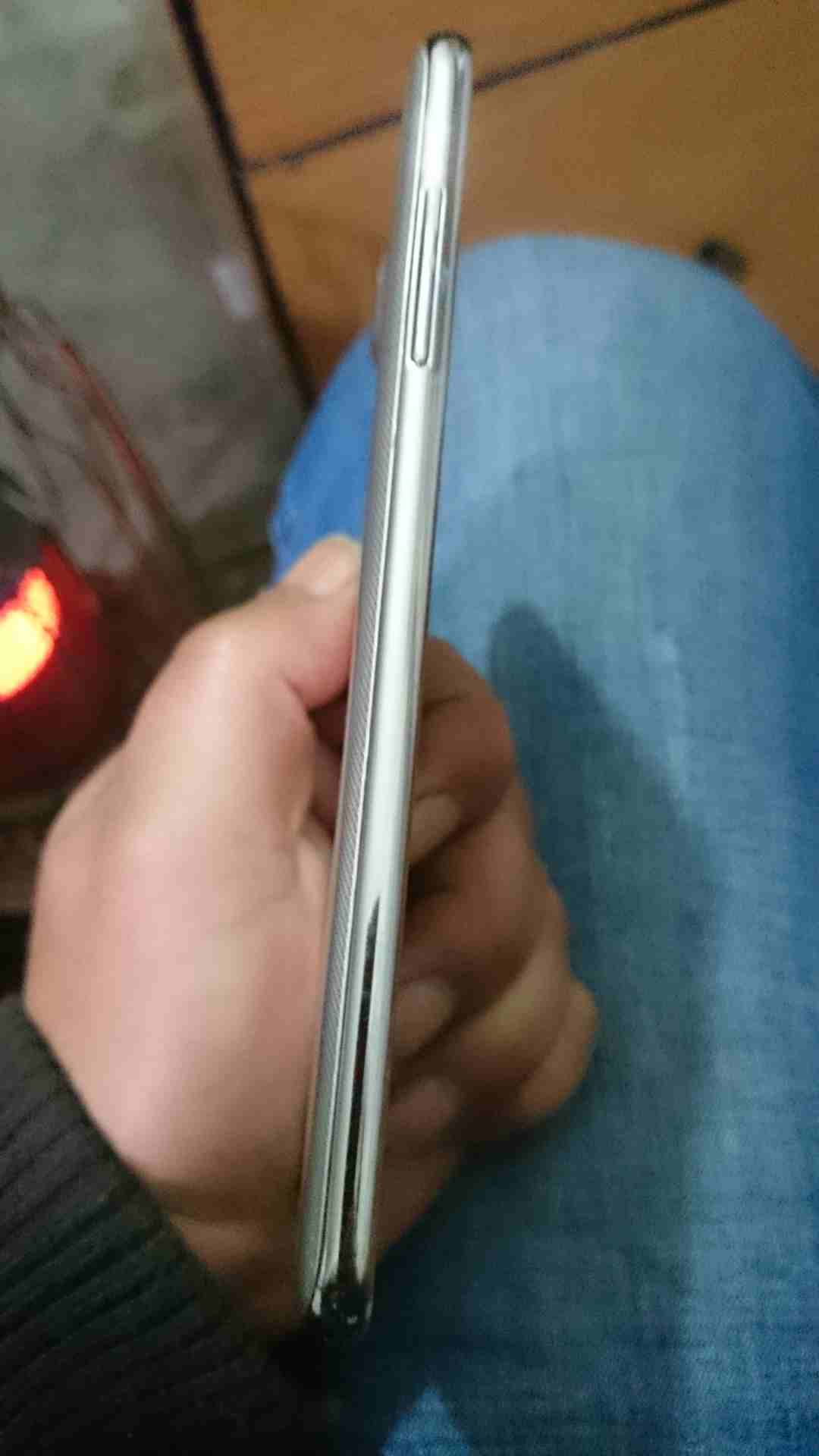 سامسونج جي سفن كور j7 كور لون ذهبي حالته ممتازه بدون اغراض للبيع او البدل
لا تنسَ أنك شاهدت هذا الإعلان في عنكبوت...