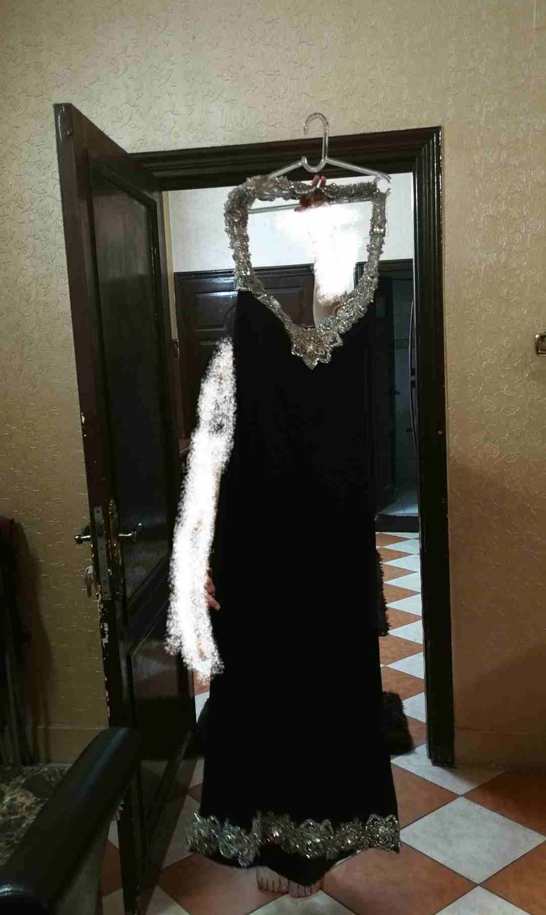فستان اسود مع خرز كريب
لا تنسَ أنك شاهدت هذا الإعلان في عنكبوت
تفصيل 3100 المطلوب 1200...