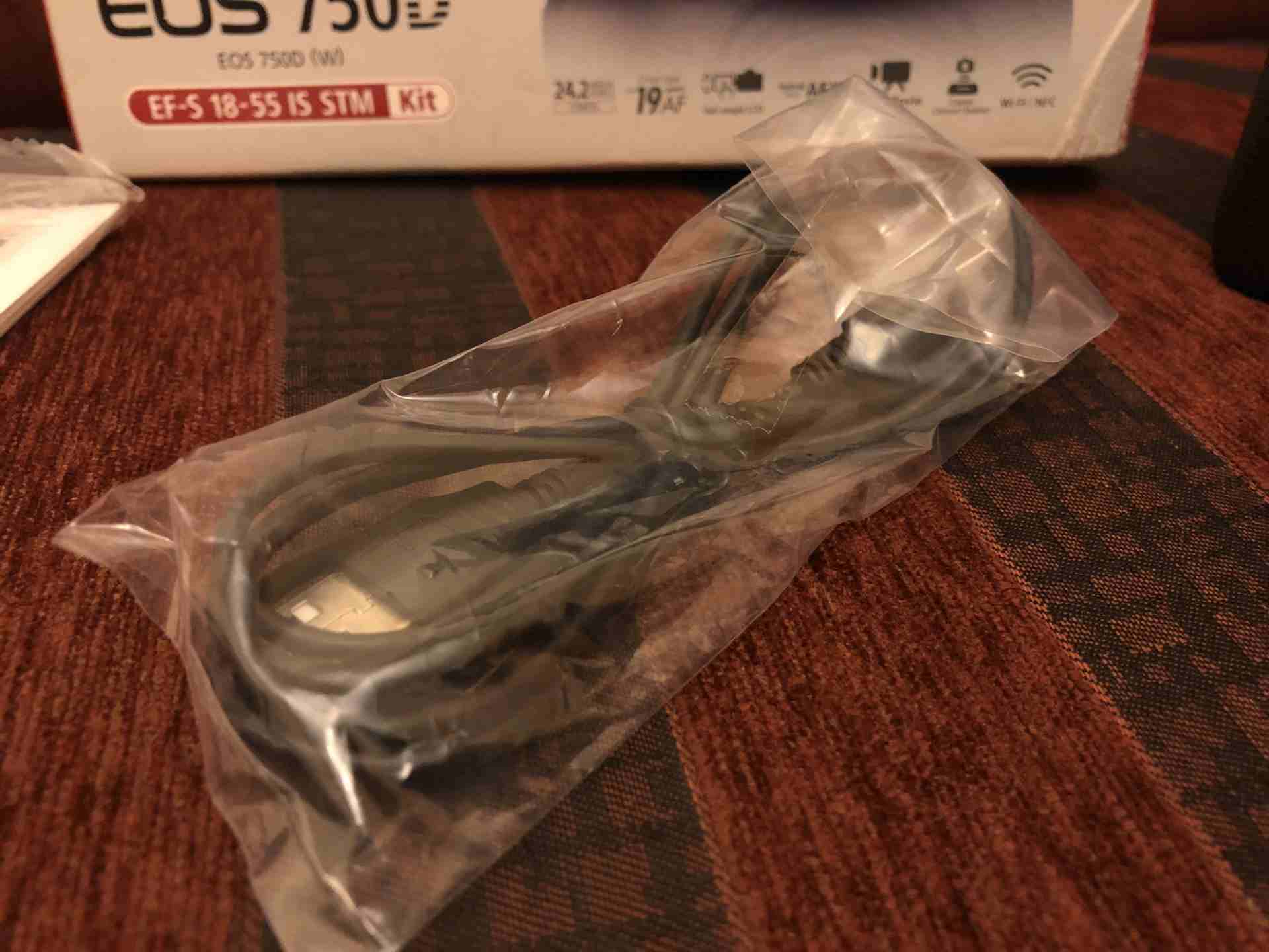 كانون Canon 750D
لا تنسَ أنك شاهدت هذا الإعلان في عنكبوت
كاميرا كانون 750D
صناعة يابانية مش تاي...