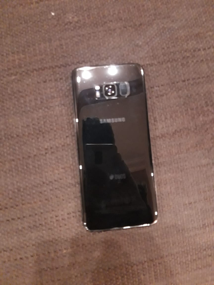 Samsung S8 بحالة الوكالة                                            


	 				لا تنسَ أنك شاهدت هذا الإعلان في عنكبوت            
	 				
                                معاه كرتونه و شاحن و سماعات...