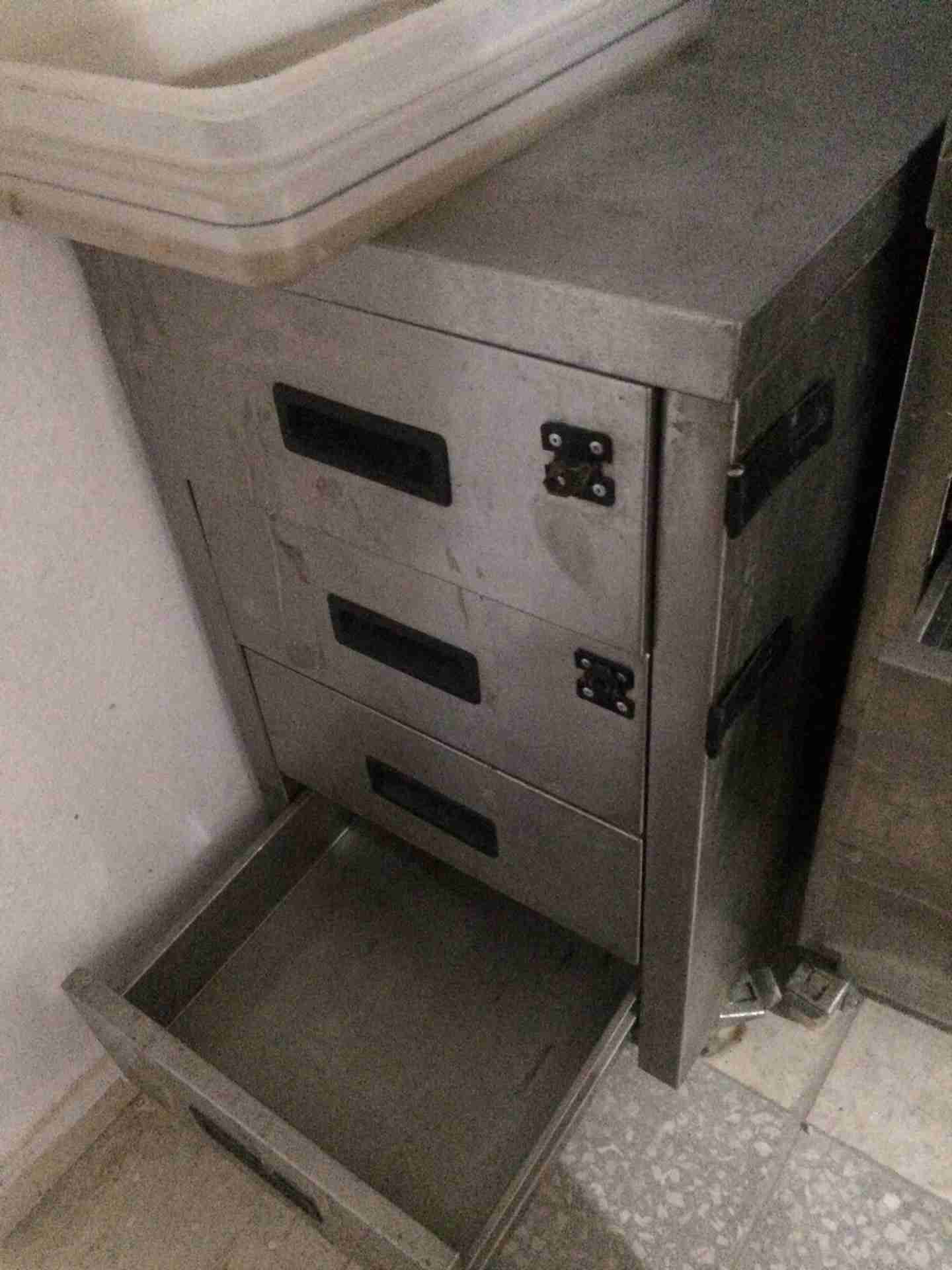 للبيع معدات حلويات خفيفه
لا تنسَ أنك شاهدت هذا الإعلان في عنكبوت
للبيع طاوله دروج ايطالي الصن...