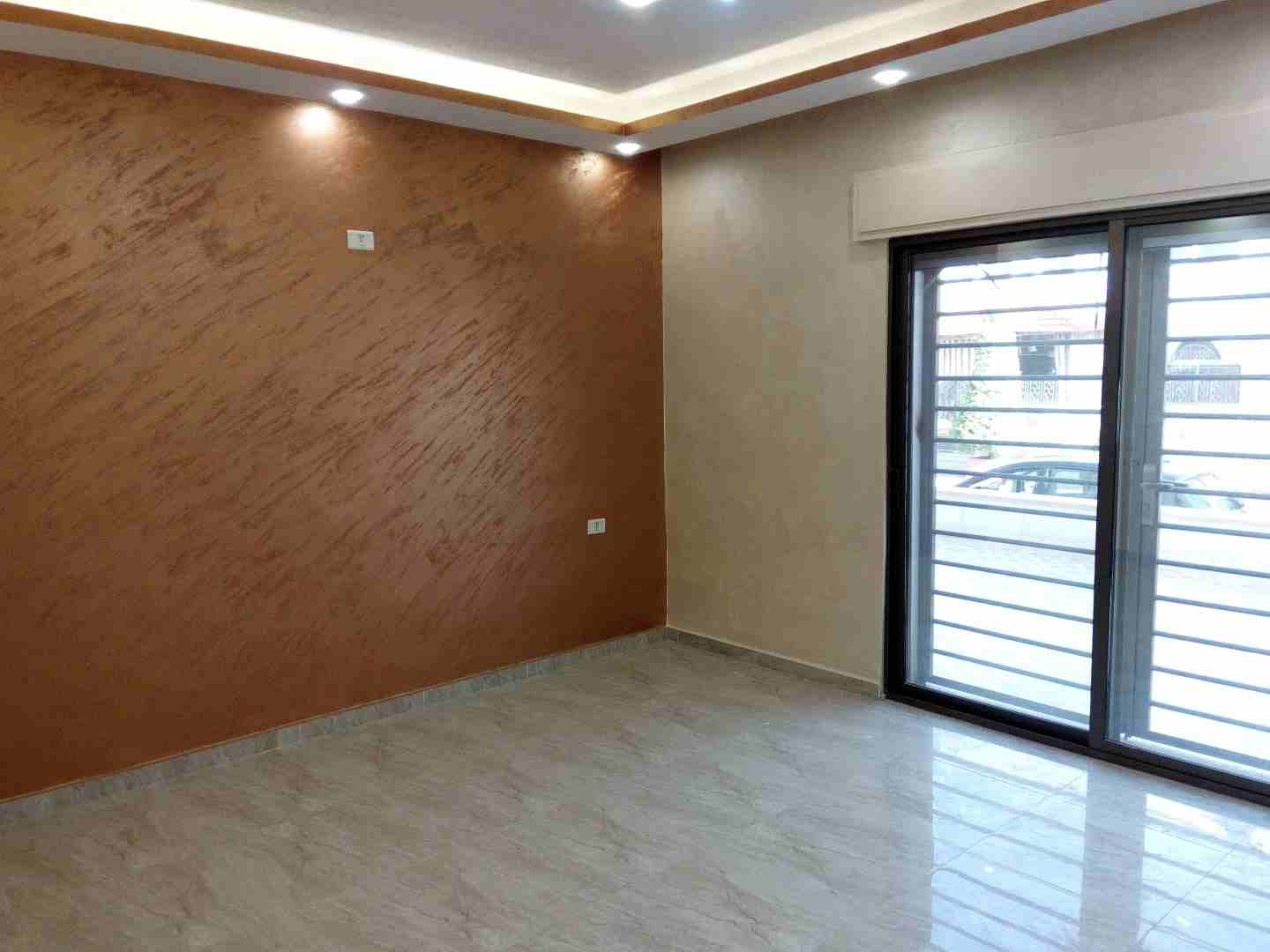 شقة 130م مع ترس 60م وكراج خاص
لا تنسَ أنك شاهدت هذا الإعلان في عنكبوت
شقق 130م عميش كل الطوابق يو...