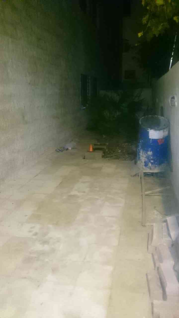 شقه ارضيه فارغه في خلدا ثلاث غرف 350د
لا تنسَ أنك شاهدت هذا الإعلان في عنكبوت
ارضيه مع حديقه...