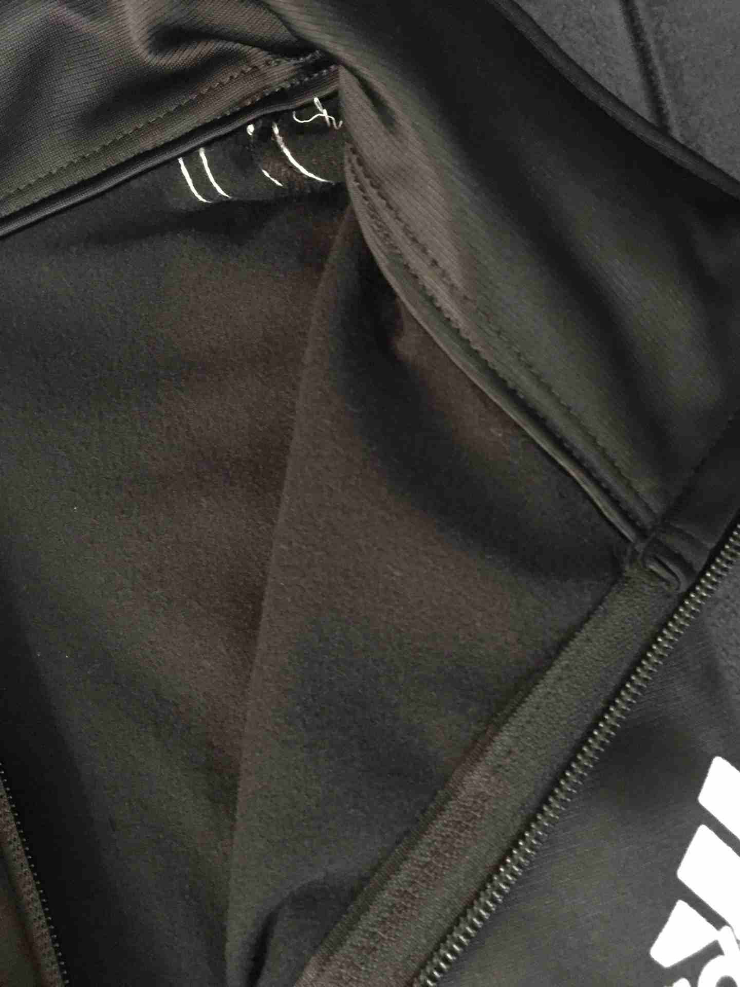 شروة سويتشرات اديداس عدد 40 بسعر مناسب احجام وافيه وسريات
لا تنسَ أنك شاهدت هذا الإعلان في عنكبوت...