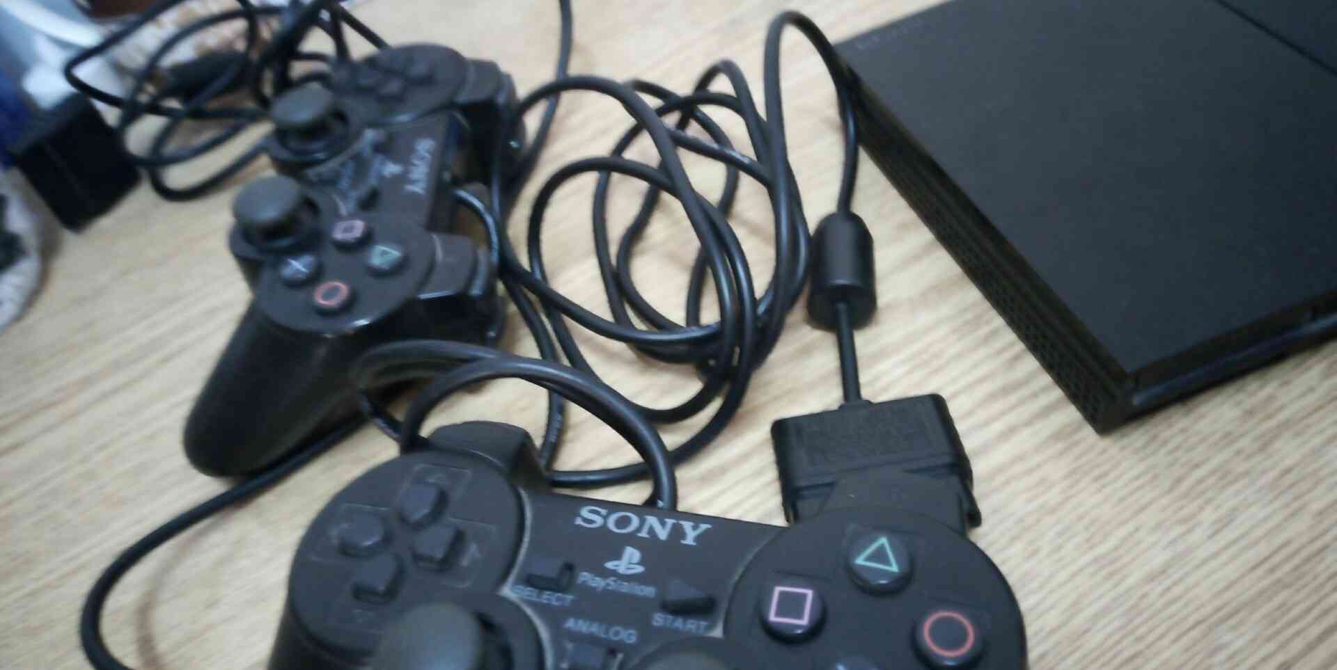 بلايستيشن 2
لا تنسَ أنك شاهدت هذا الإعلان في عنكبوت
بلايستيشن 2
بحالة الوكالة
يدتين
15 CD
وص...