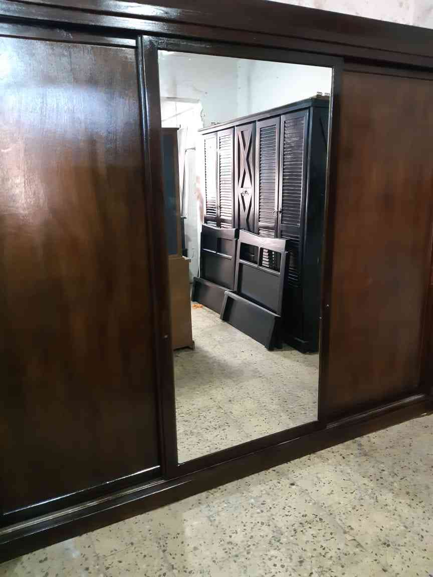 غرفه نوم ماستر خشب لاتيه تفصيل في حاله جيده
لا تنسَ أنك شاهدت هذا الإعلان في عنكبوت
غرفه نوم...