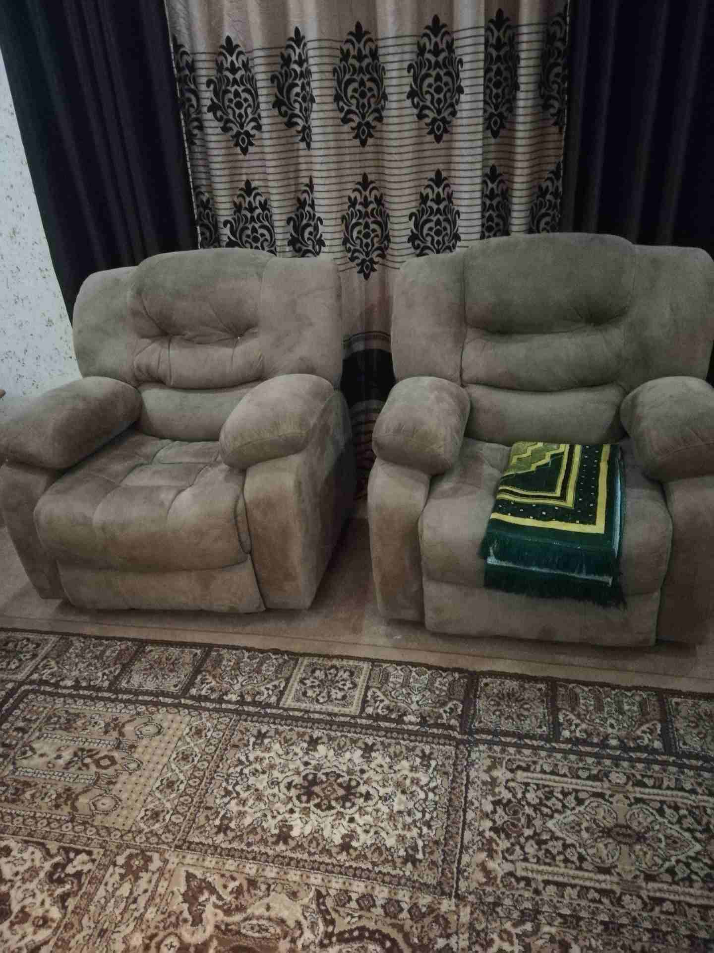 كنب ريكلاينر امريكي كلاسيك
لا تنسَ أنك شاهدت هذا الإعلان في عنكبوت
طقم كنب ريكلاينر امريكي ثقيل ج...
