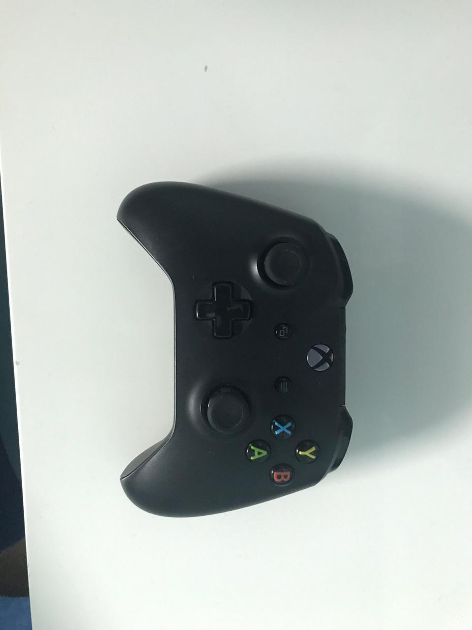 دراع xbox
لا تنسَ أنك شاهدت هذا الإعلان في عنكبوت
دراع xbox زي الجديد...