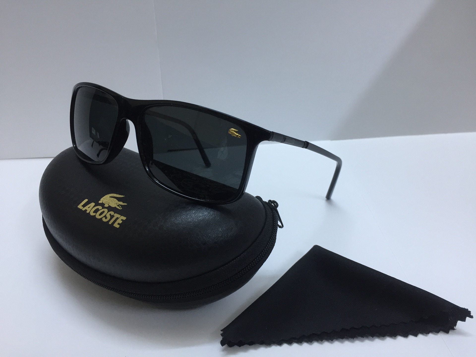 نظارات ماركات 60 ريال ( عرض خاص )
لا تنسَ أنك شاهدت هذا الإعلان في عنكبوت
نظارات ماركات
( رج...