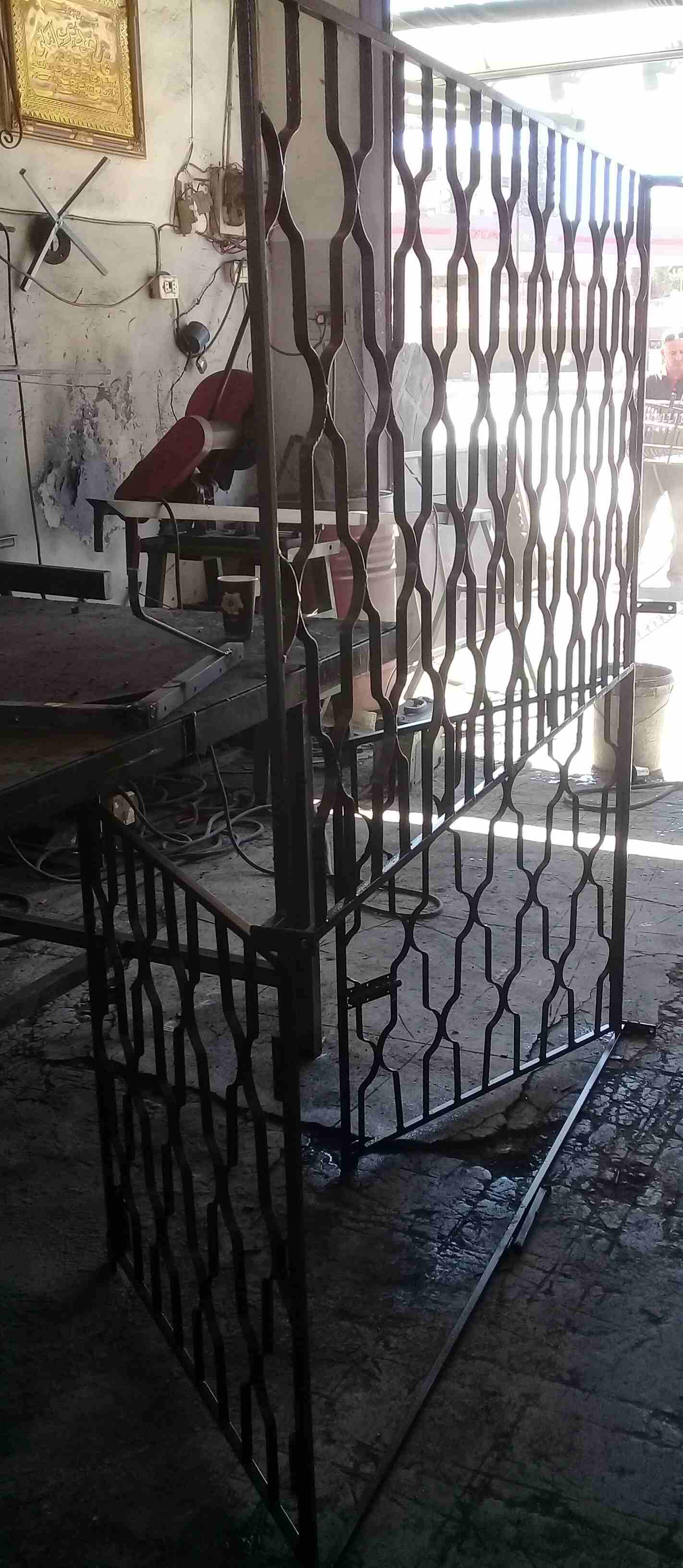 حداد تفصيل جميع اشكال الحديد
لا تنسَ أنك شاهدت هذا الإعلان في عنكبوت
صيانه وتفصيل جميع ابواب وشبا...