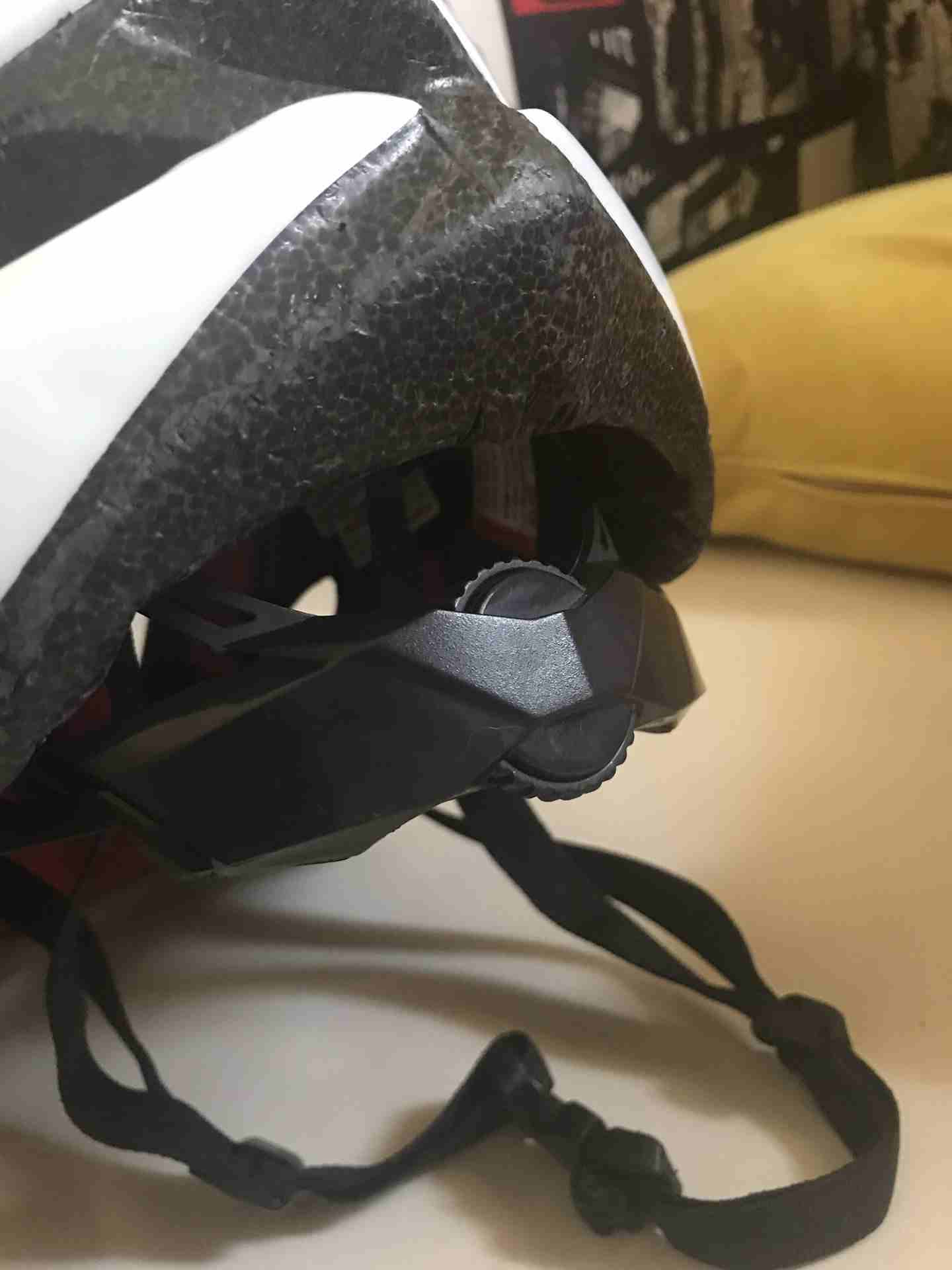 للبيع هلميت رأس
لا تنسَ أنك شاهدت هذا الإعلان في عنكبوت
للبيع هلمت رأس ماركة TREEK
اللون أبيض -...