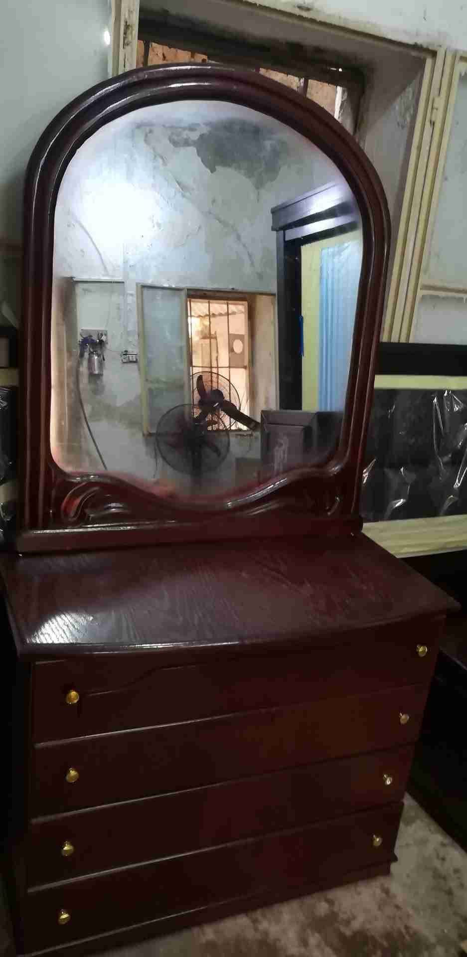 غرفة نوم لاتيه 24 قشره بلوط بحاله الوكالة تفصيل بسعر مغري
لا تنسَ أنك شاهدت هذا الإعلان في عنكبوت...