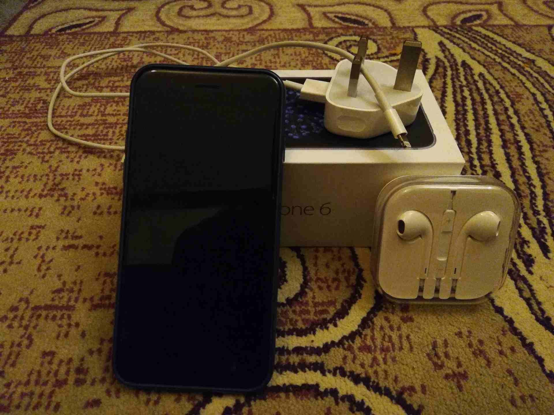 ايفون 6 فضي 32GB
لا تنسَ أنك شاهدت هذا الإعلان في عنكبوت
ايفون 6 فضي اشتريته من مكتبة جرير 1399وف...