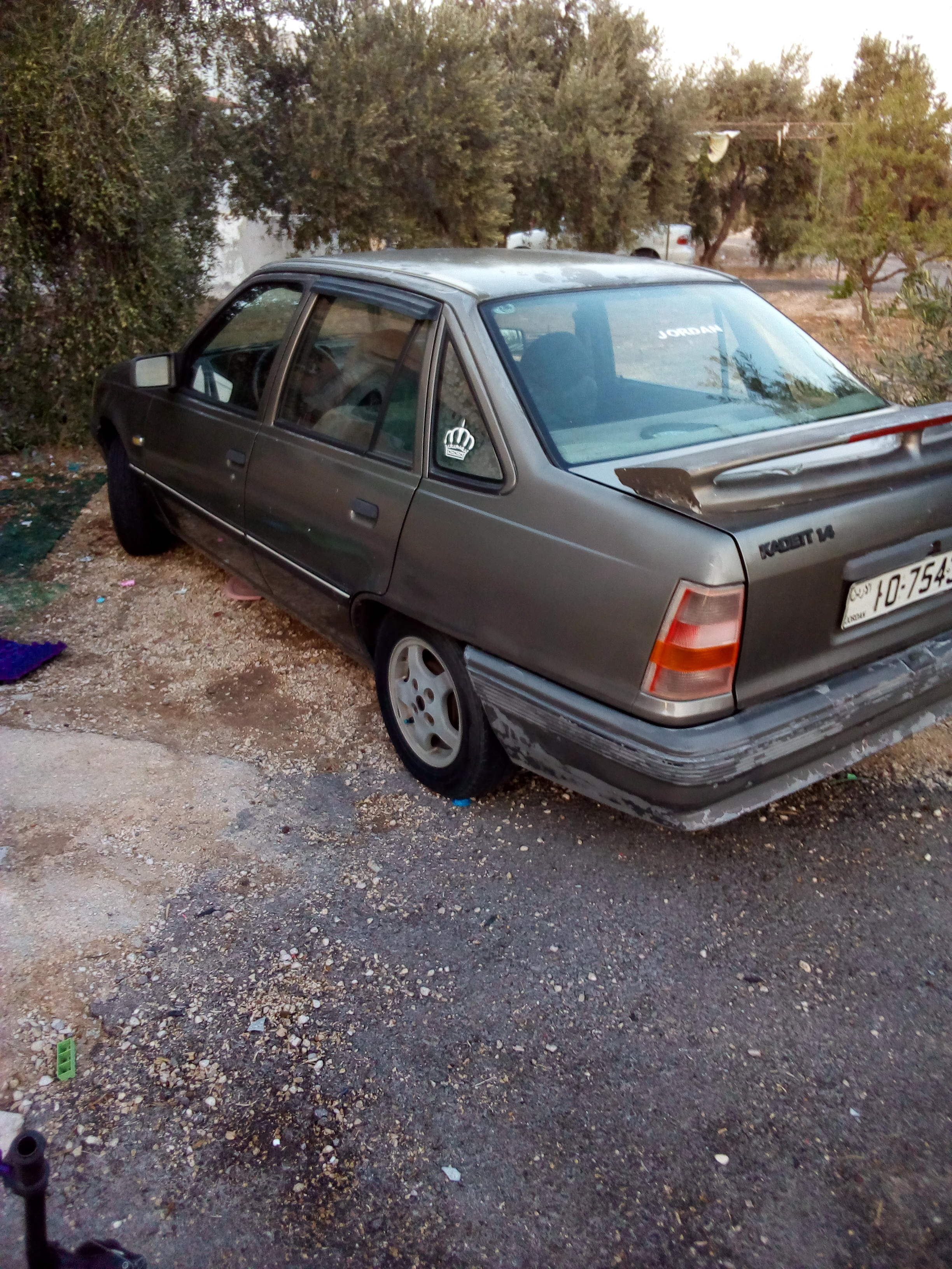 اوبل كاديت موديل 1990
لا تنسَ أنك شاهدت هذا الإعلان في عنكبوت
اوبل كاديت 1990
خالي قص قلبان...