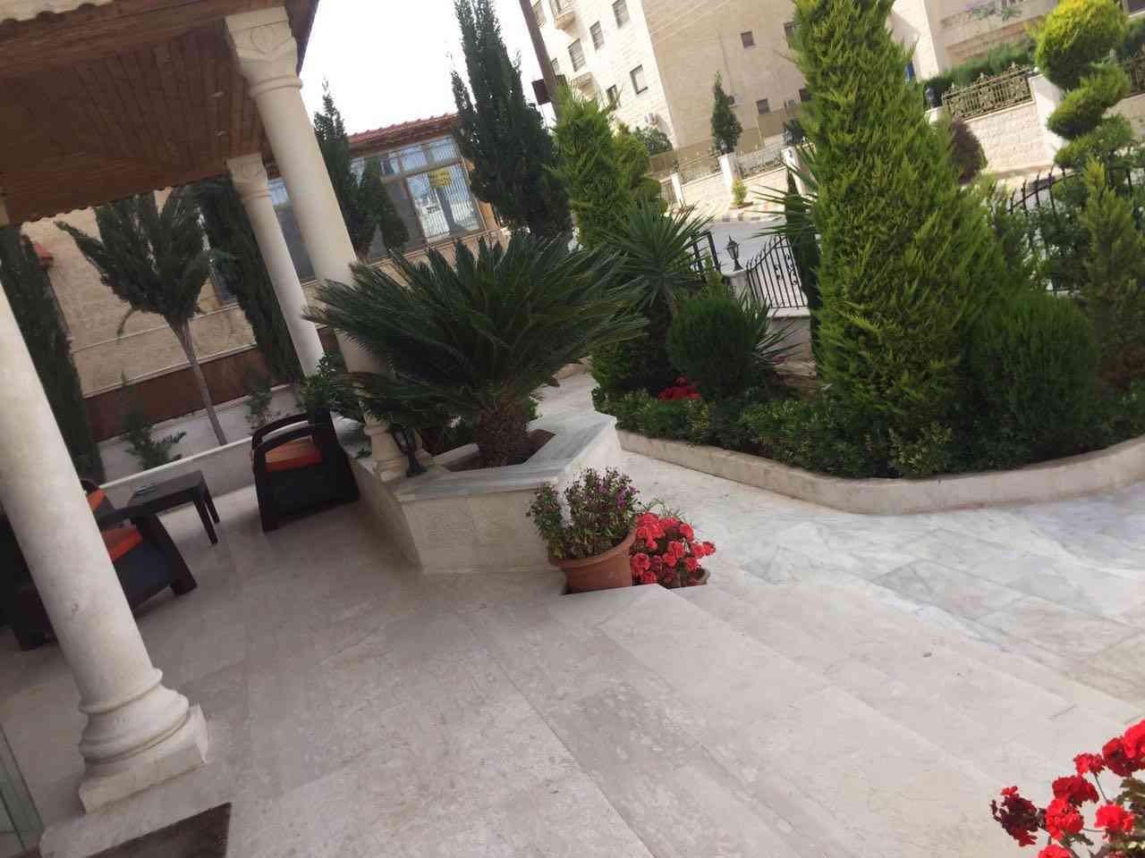 الجبيهه فيلا مستقله فخمه جدا جدا موقع مميز ارض 1050م بناء 650م
لا تنسَ أنك شاهدت هذا الإعلان في عنكبوت...