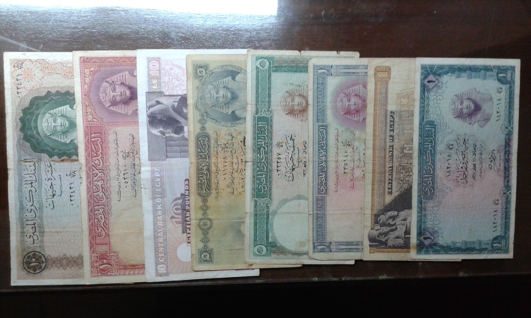 عملات مصرية ملكى و جمهورى                                            


	 				لا تنسَ أنك شاهدت هذا الإعلان في عنكبوت            
	 				
                                8 عملات مصرية ملكى و جمهورى...