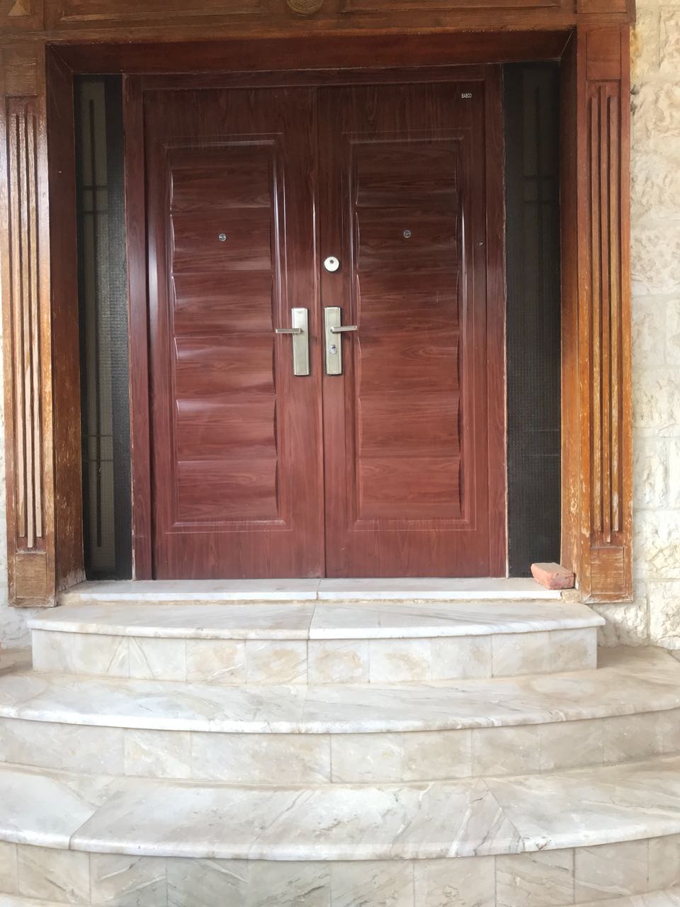شقه في الجاردنز طابق ارضي 178
لا تنسَ أنك شاهدت هذا الإعلان في عنكبوت
منزل في الجاردنز بلقرب...