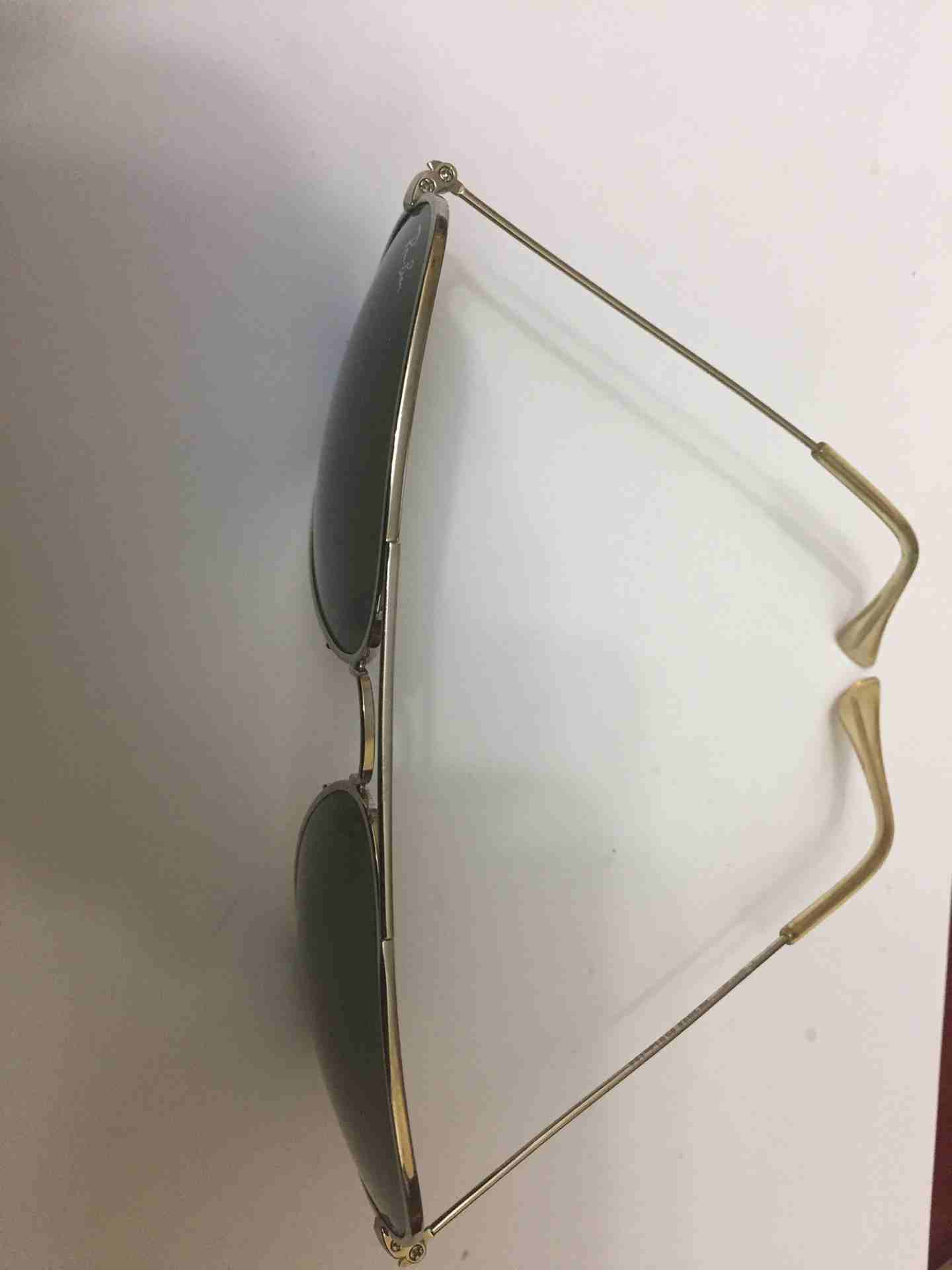 Ray.Ban
لا تنسَ أنك شاهدت هذا الإعلان في عنكبوت
نظاره اصليه العدسات لون اخضر معتم اصليه صناعه إيط...