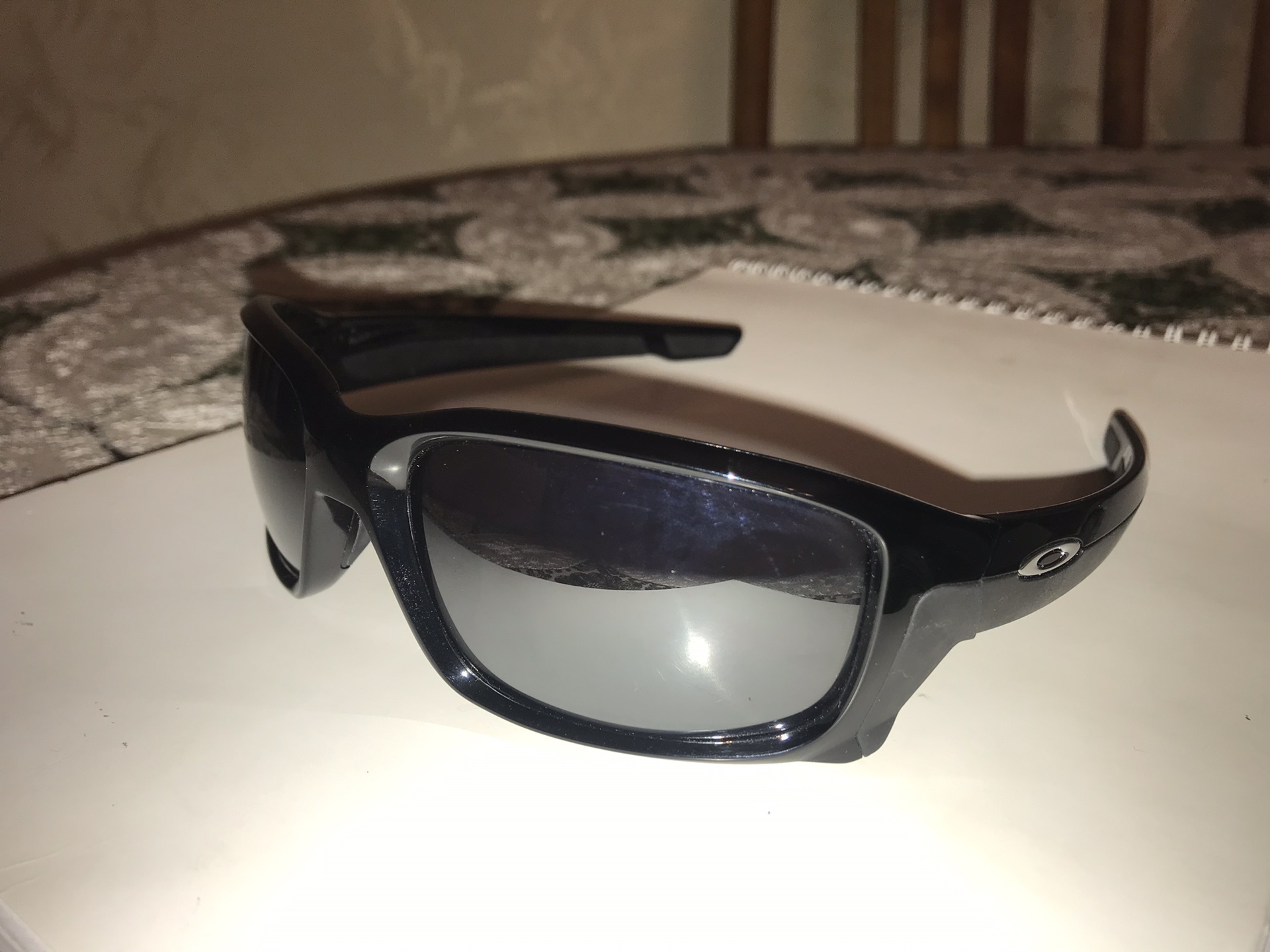 Oakley
لا تنسَ أنك شاهدت هذا الإعلان في عنكبوت
النوع straightlink صناعة أمريكية
نوعية العدسة...