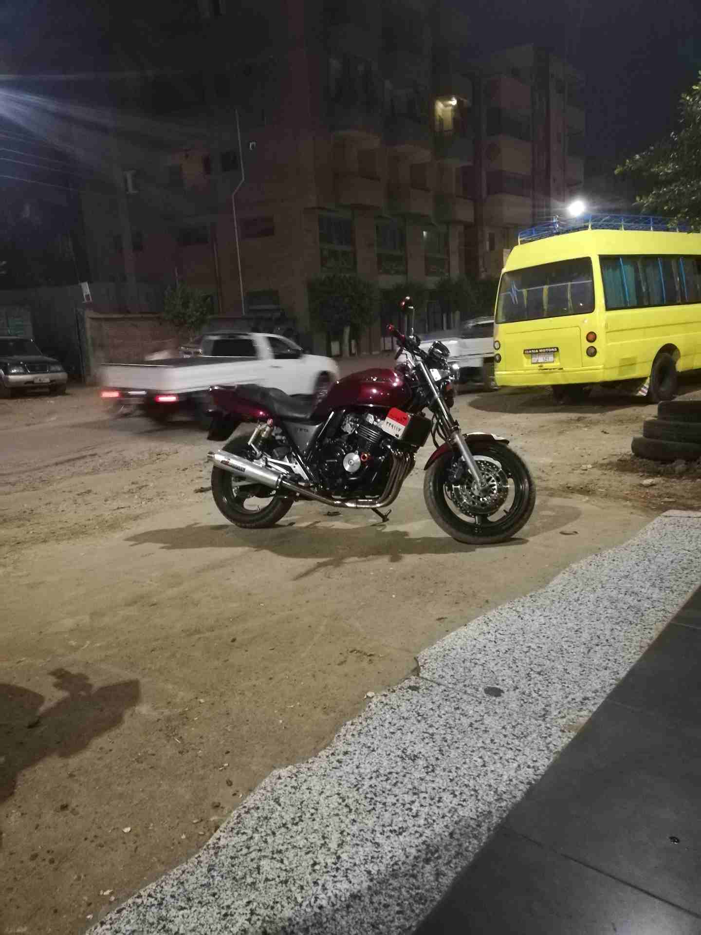 CB400 بحالة مميزة جدا للبيع والمعاينة خير دليل                                            


	 				لا تنسَ أنك شاهدت هذا الإعلان في عنكبوت            
	 				
                            البايك بده...