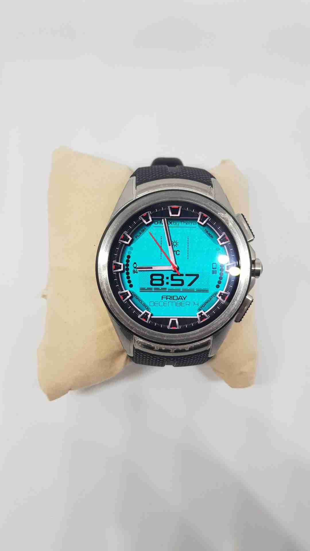 LG URBANE 2 SMART WATCH
display unit
لا تنسَ أنك شاهدت هذا الإعلان في عنكبوت
LG URBANE 2 SMA...