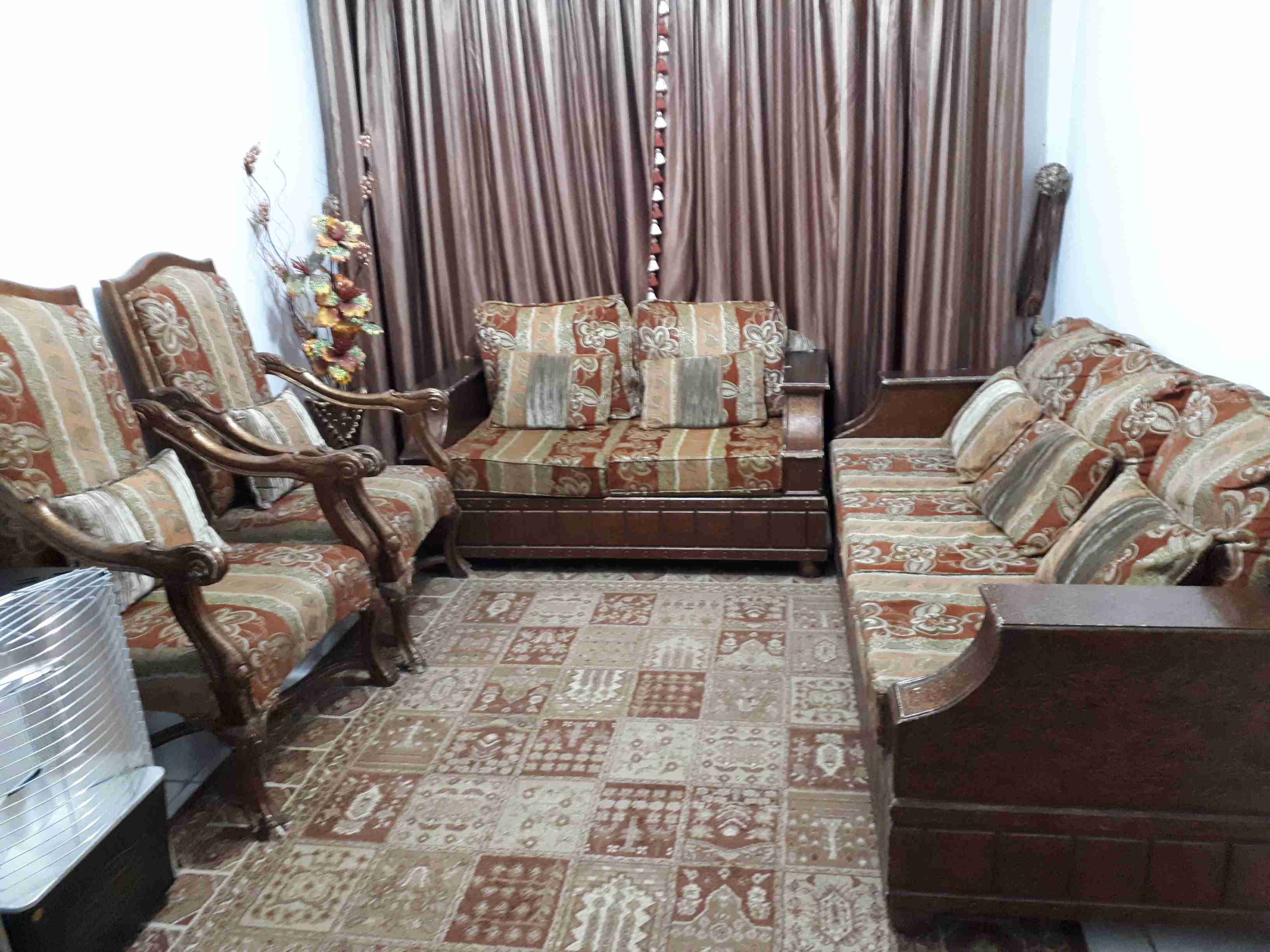 ضاحية الامير حسن مقابل شرطة الاحداث
لا تنسَ أنك شاهدت هذا الإعلان في عنكبوت
شقة ارضية مرتفعة...