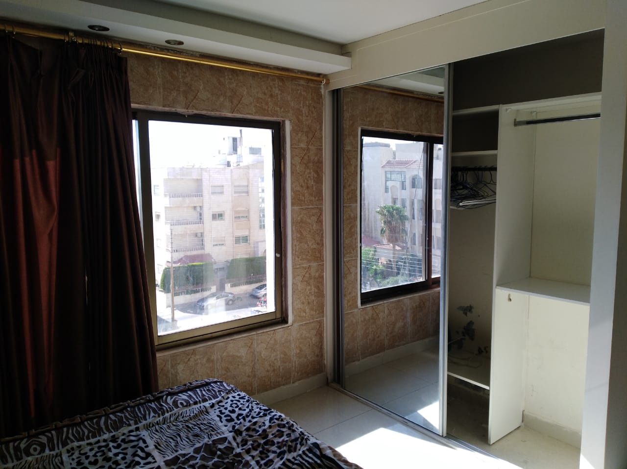 ستوديوهات مفروشه للايجار الشهري ( السابع / خلف السيتون ) المالك مباشره
لا تنسَ أنك شاهدت هذا الإعلان في عنكبوت...