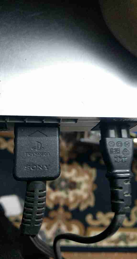 بلايستيشن 2 سلفر بي اس بي 1003
لا تنسَ أنك شاهدت هذا الإعلان في عنكبوت
PS2 لو ابيض معه اسلا...