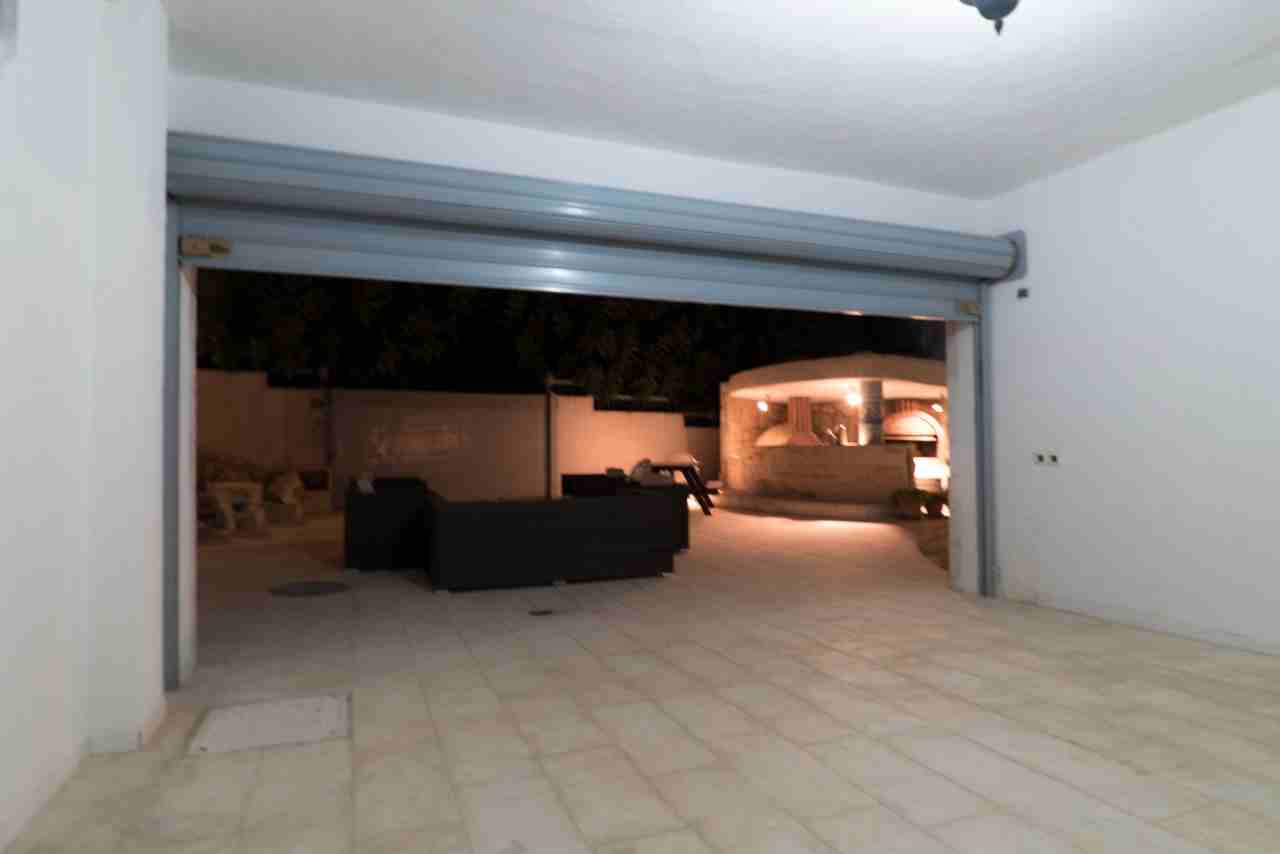Luxury furnished villa for rent - daily, weekly and monthly - in Abdoun
لا تنسَ أنك شاهدت هذا الإعلان في عنكبوت...