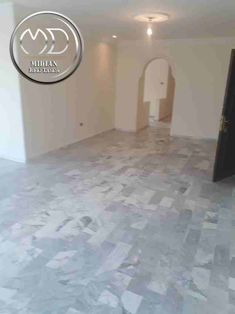 شقه فارغه للايجار ديرغبار مقابل جونيا مساحه 190م طابق ثالث بسعر مغري .                                            


	 				لا تنسَ أنك شاهدت هذا الإعلان في عنكبوت...