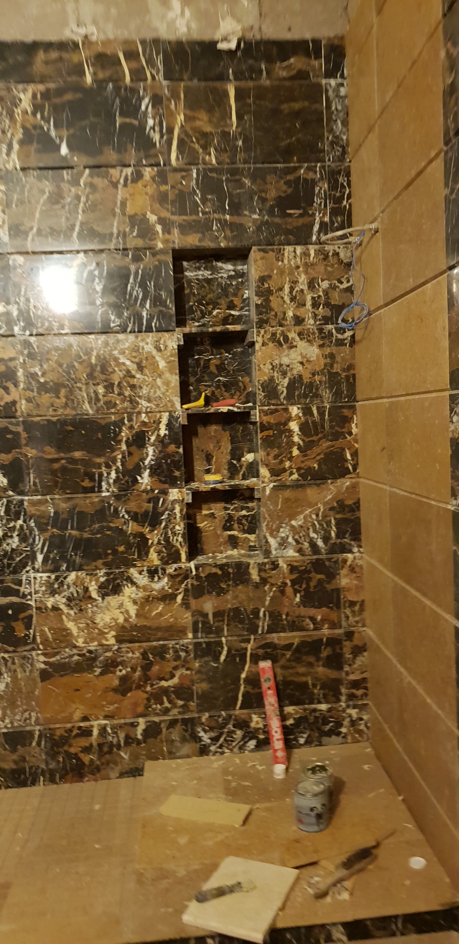 فني تركيب مشبات قرميد نوافير شلالات مغاسل رخام طوب زجاجي ديكورات فنية
لا تنسَ أنك شاهدت هذا الإعلان في عنكبوت...