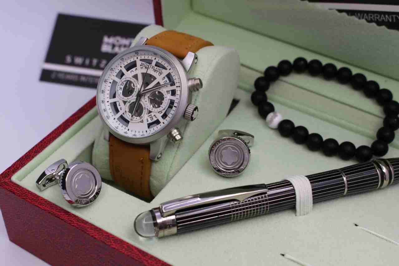 طقم مونت بلانك
لا تنسَ أنك شاهدت هذا الإعلان في عنكبوت
*MONTBLANC*
*اطقم مونت بلانك رجالي*
*مخمل...