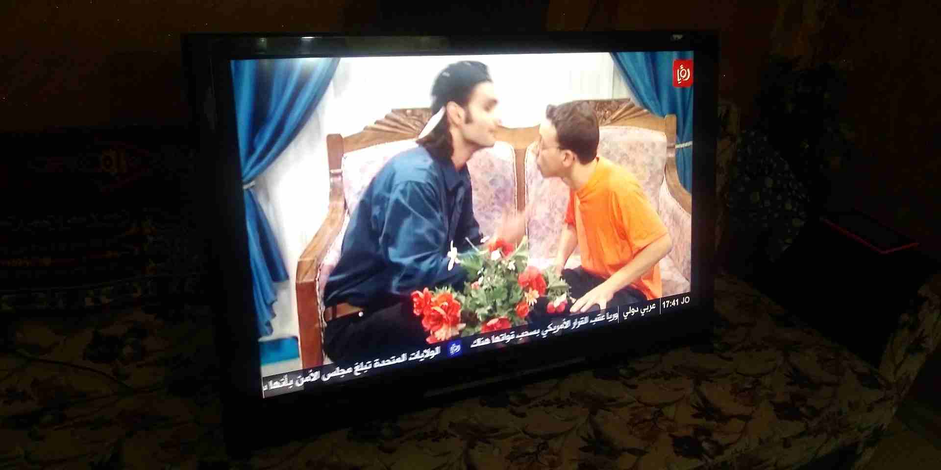 شاشة تلفنكن 42 LCD
لا تنسَ أنك شاهدت هذا الإعلان في عنكبوت
4 مداخل اتش دي مدخل يو اس بي مدخل كمبي...