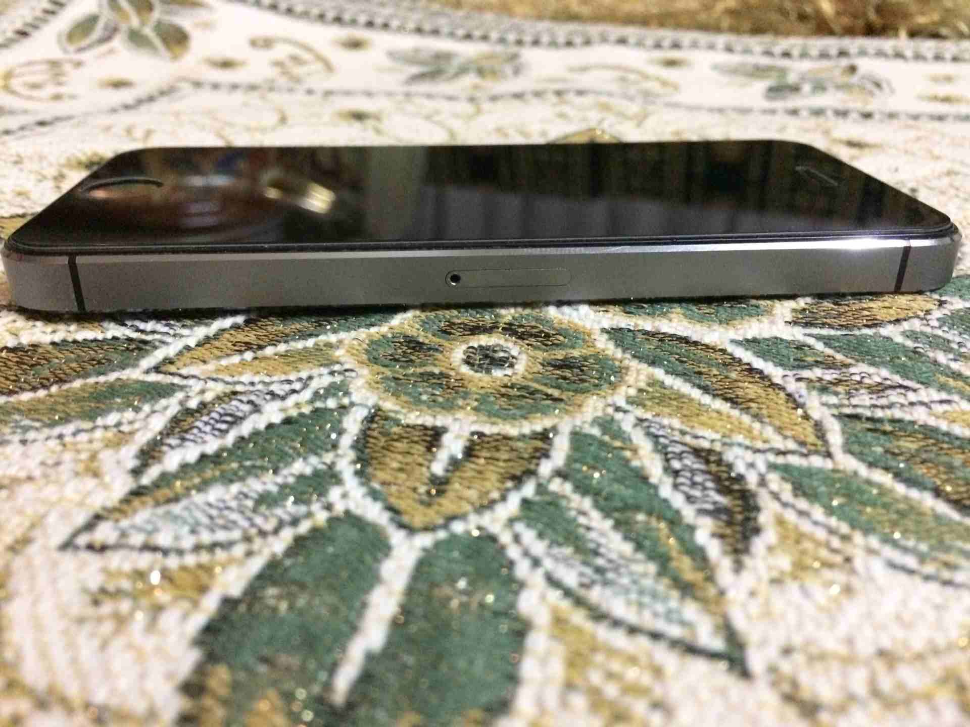 ايفون 5s للبيع
لا تنسَ أنك شاهدت هذا الإعلان في عنكبوت
تلفون5sللبيع وكاااااااااااااااا له ولا شخط...