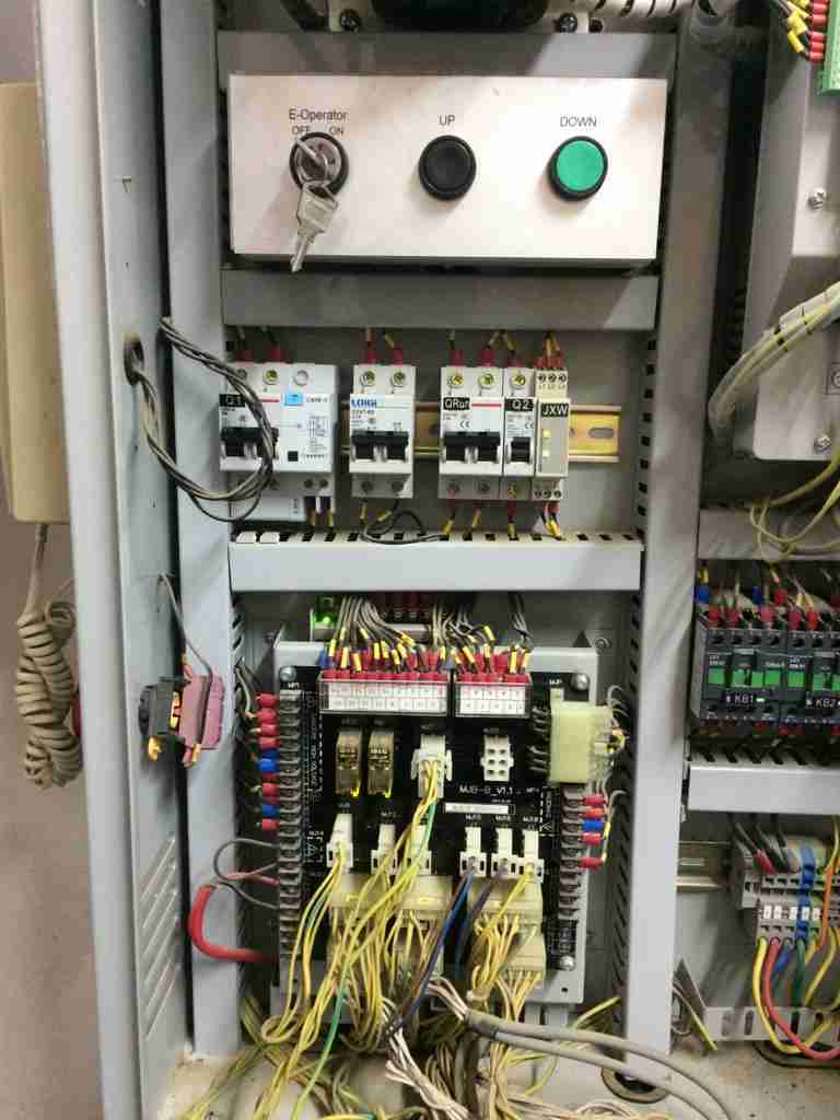 مهندس كهربا صيانة تمديدات وكافة اعمال الكهرباء24ساعة                                            


	 				لا تنسَ أنك شاهدت هذا الإعلان في عنكبوت...