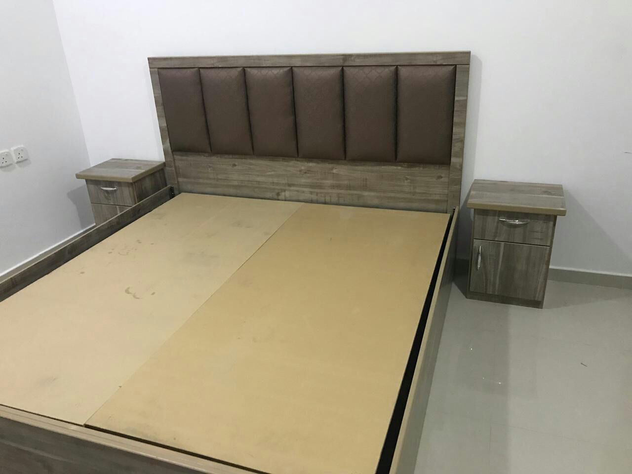 غرف نوم أحدث الموديلات للتواصل 0537477104
لا تنسَ أنك شاهدت هذا الإعلان في عنكبوت
غرف نوم أحد...