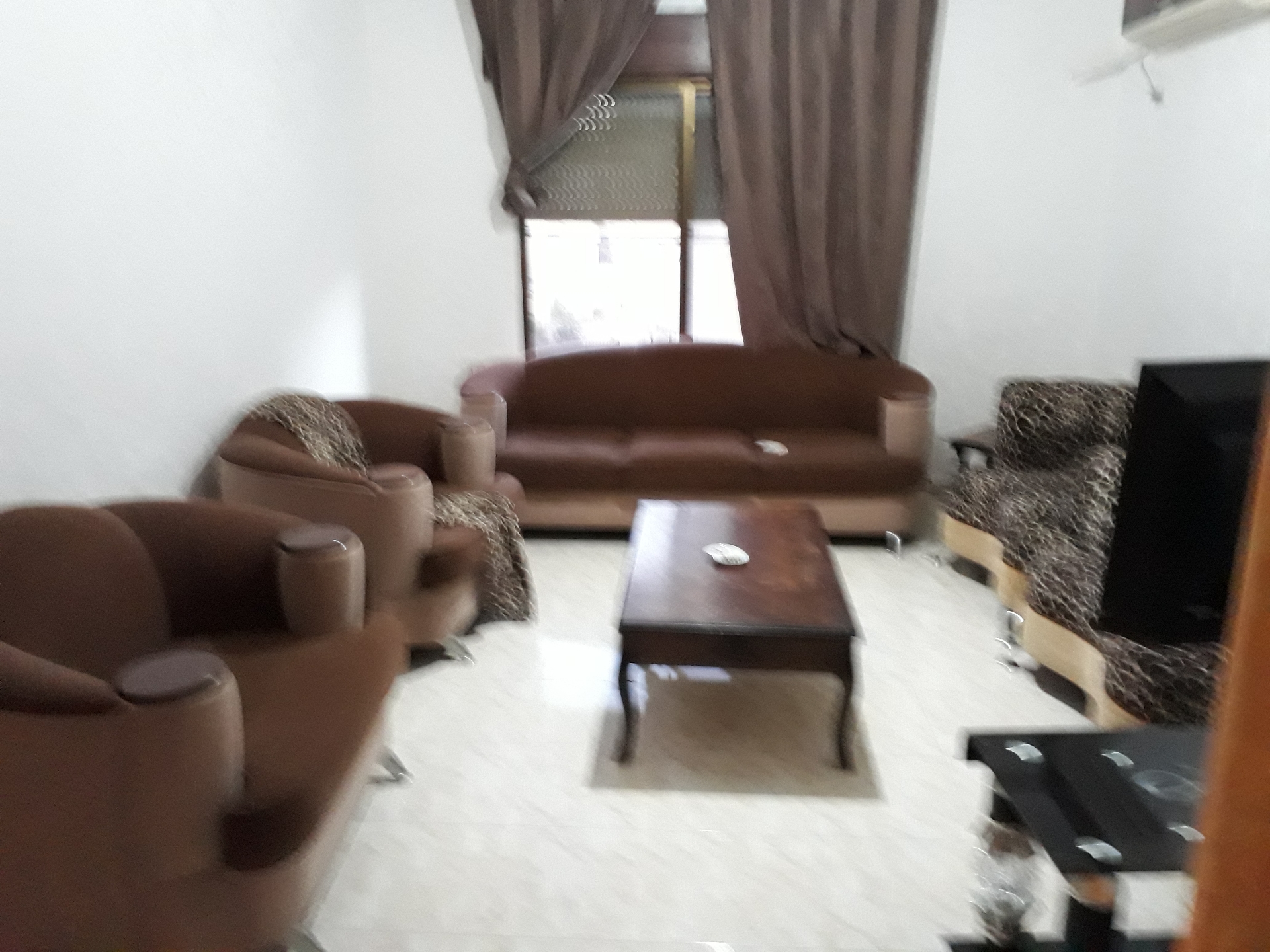شقه مميزه جدا بجانب البوابه الشماليه الجامعه الاردنية
لا تنسَ أنك شاهدت هذا الإعلان في عنكبوت...