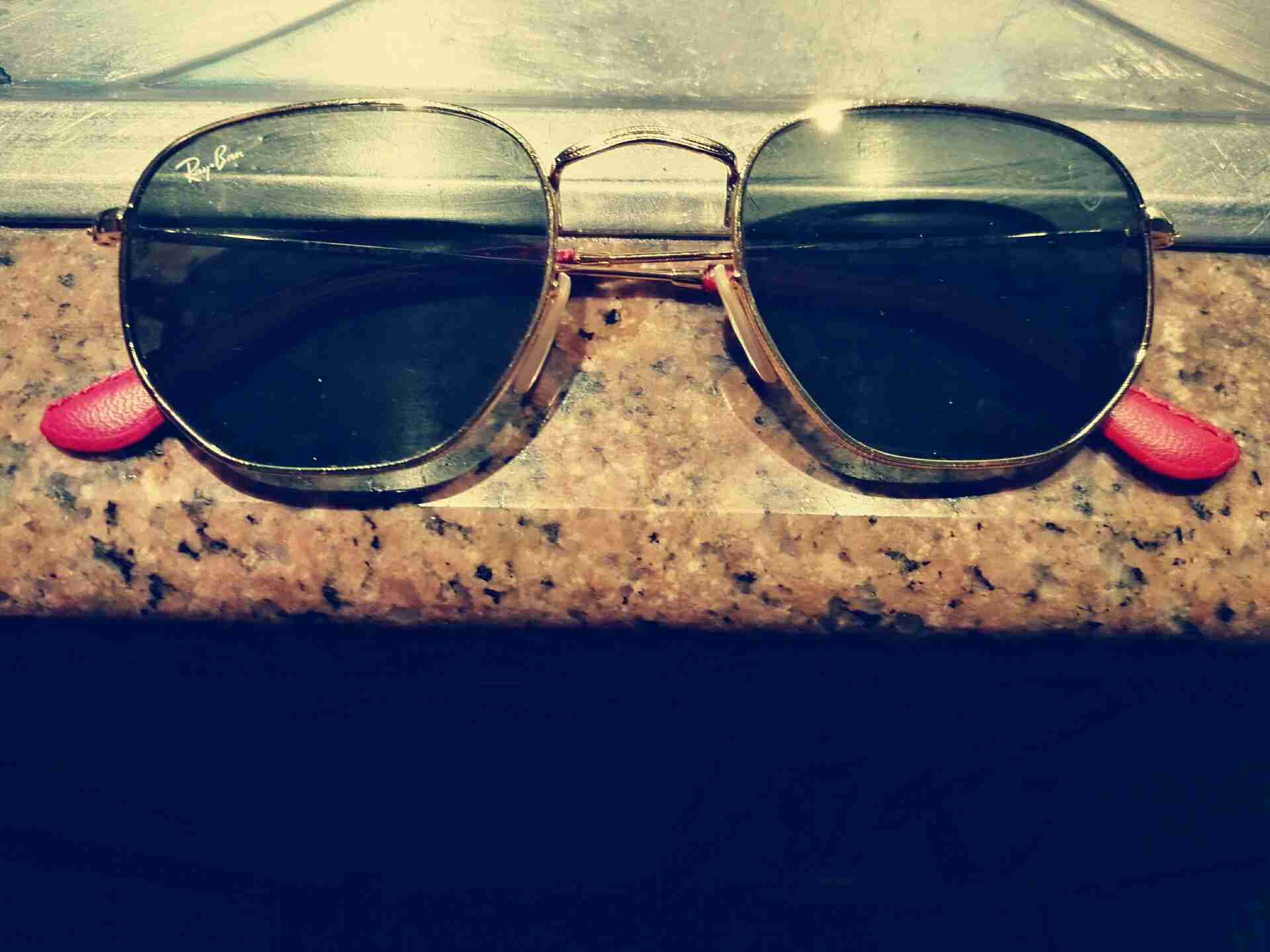 نظاره rayban ريبان موديل مميز
لا تنسَ أنك شاهدت هذا الإعلان في عنكبوت
النضاره جديده لون مميز...
