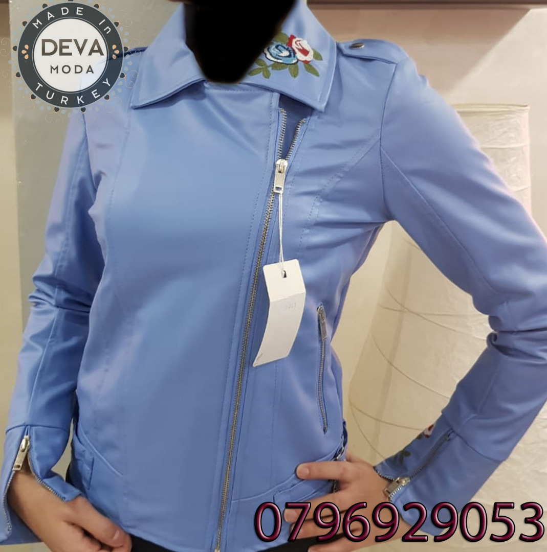 جاكيت جلد قصير تركي
لا تنسَ أنك شاهدت هذا الإعلان في عنكبوت
ملابس تركيه Deva Moda
اجت الشتوي...